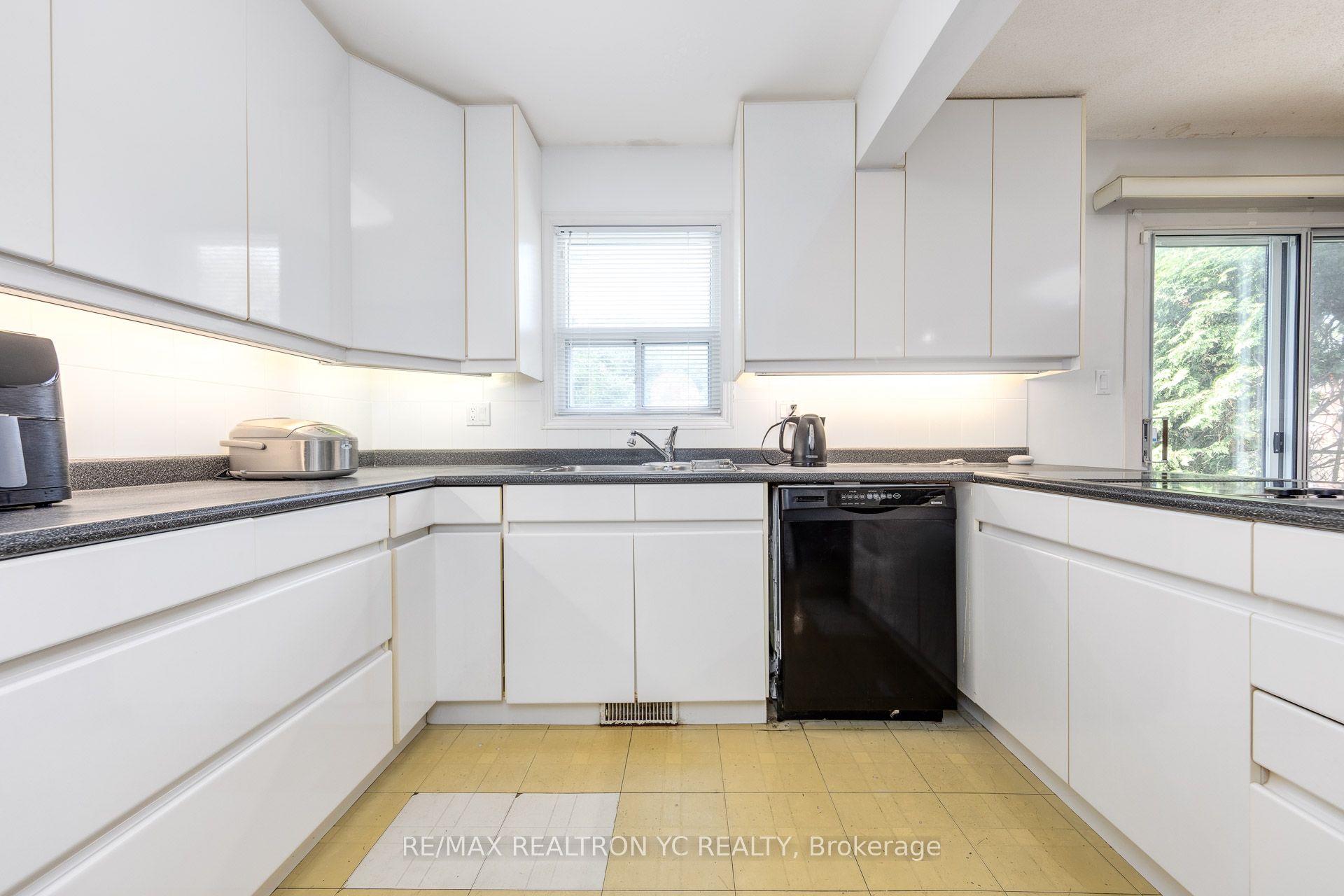 4 Dersingham Crescent Property Photo 16