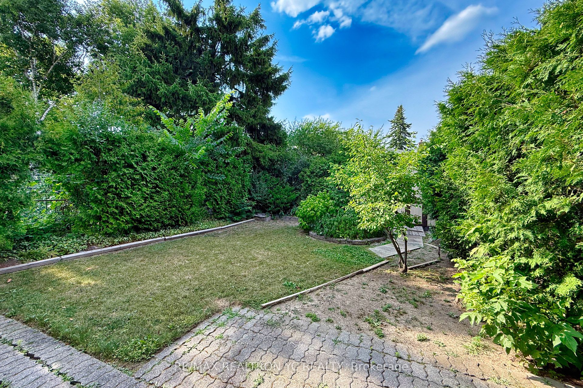 4 Dersingham Crescent Property Photo 34