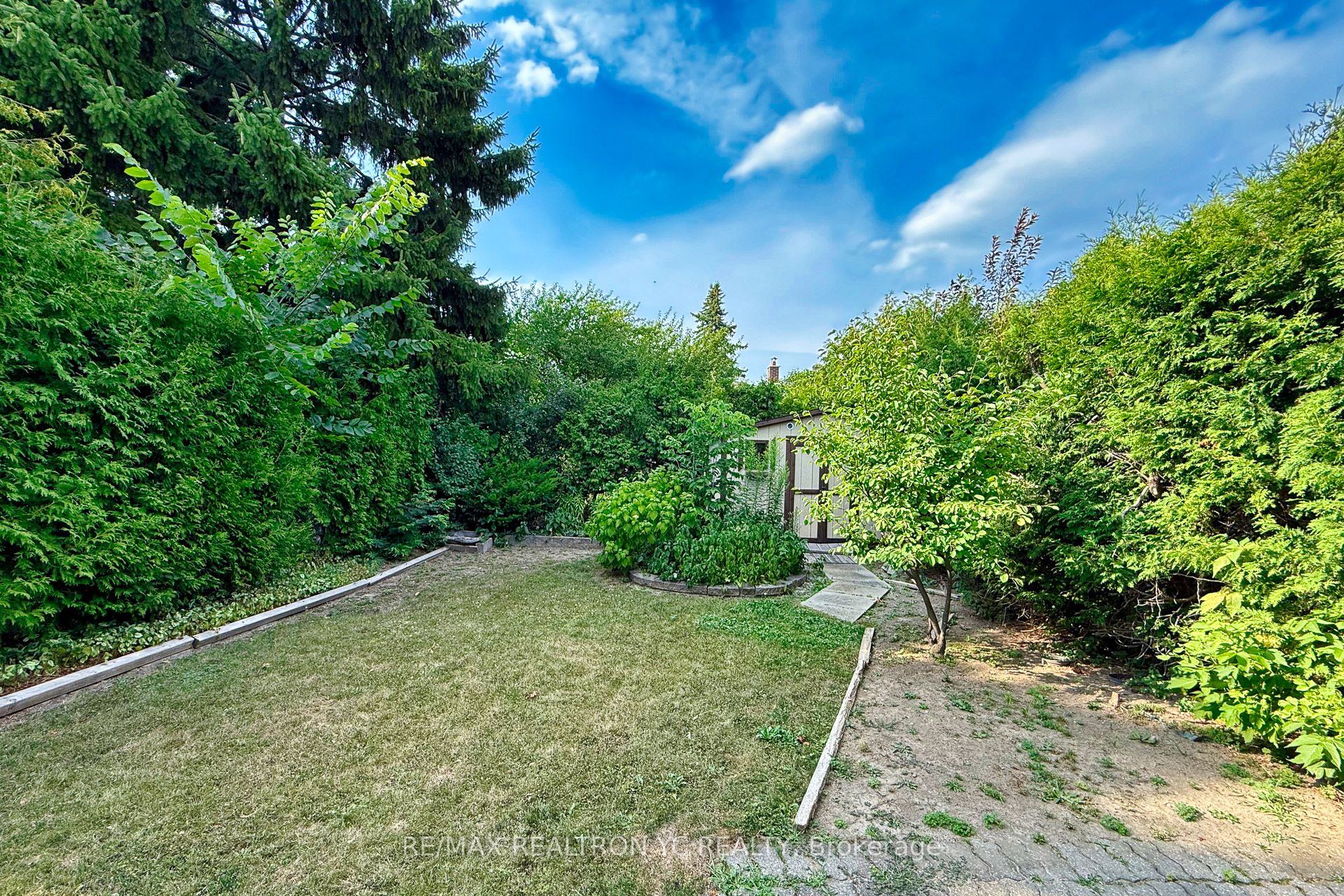 4 Dersingham Crescent Property Photo 35