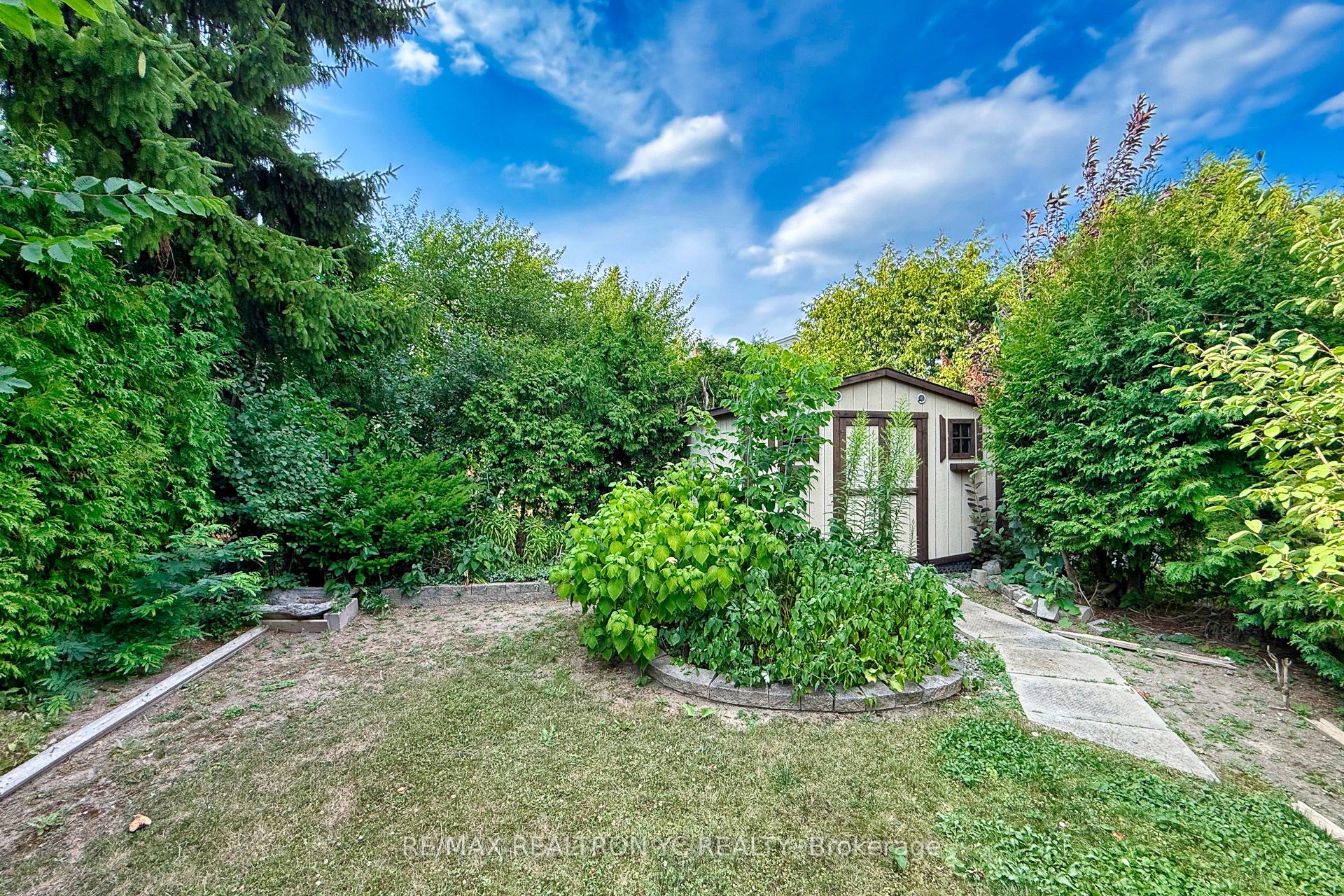 4 Dersingham Crescent Property Photo 38