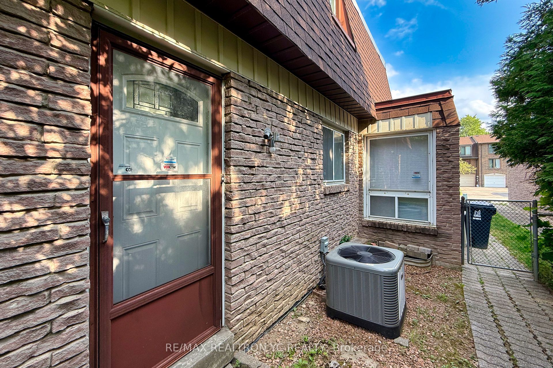 4 Dersingham Crescent Property Photo 40
