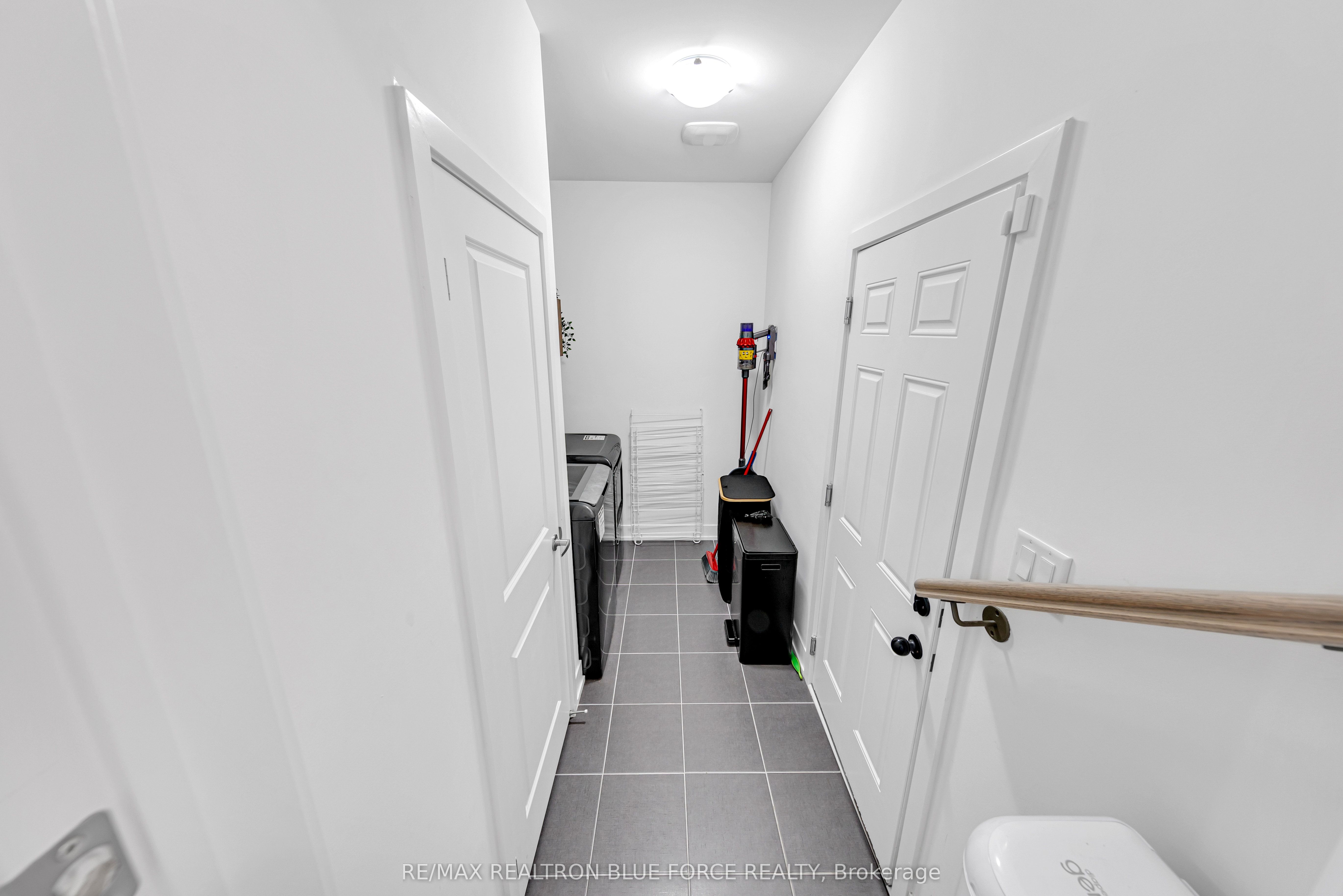 9 Boundary Blvd Property Photo 16