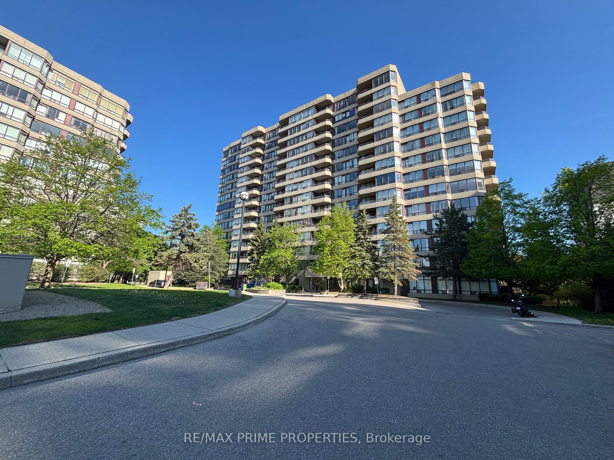 91 Townsgate Drive 608 Property Photo 1