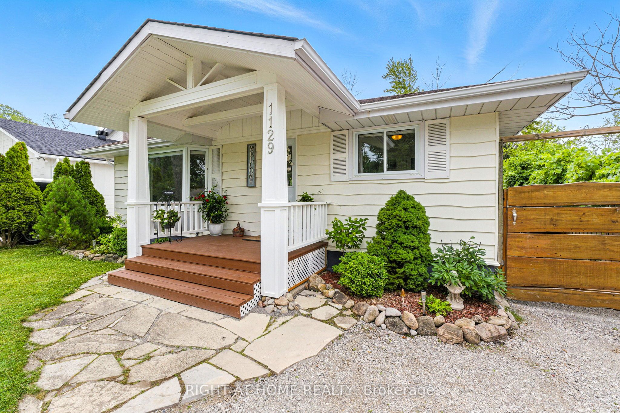 1129 Lindy Lane Property Photo 4