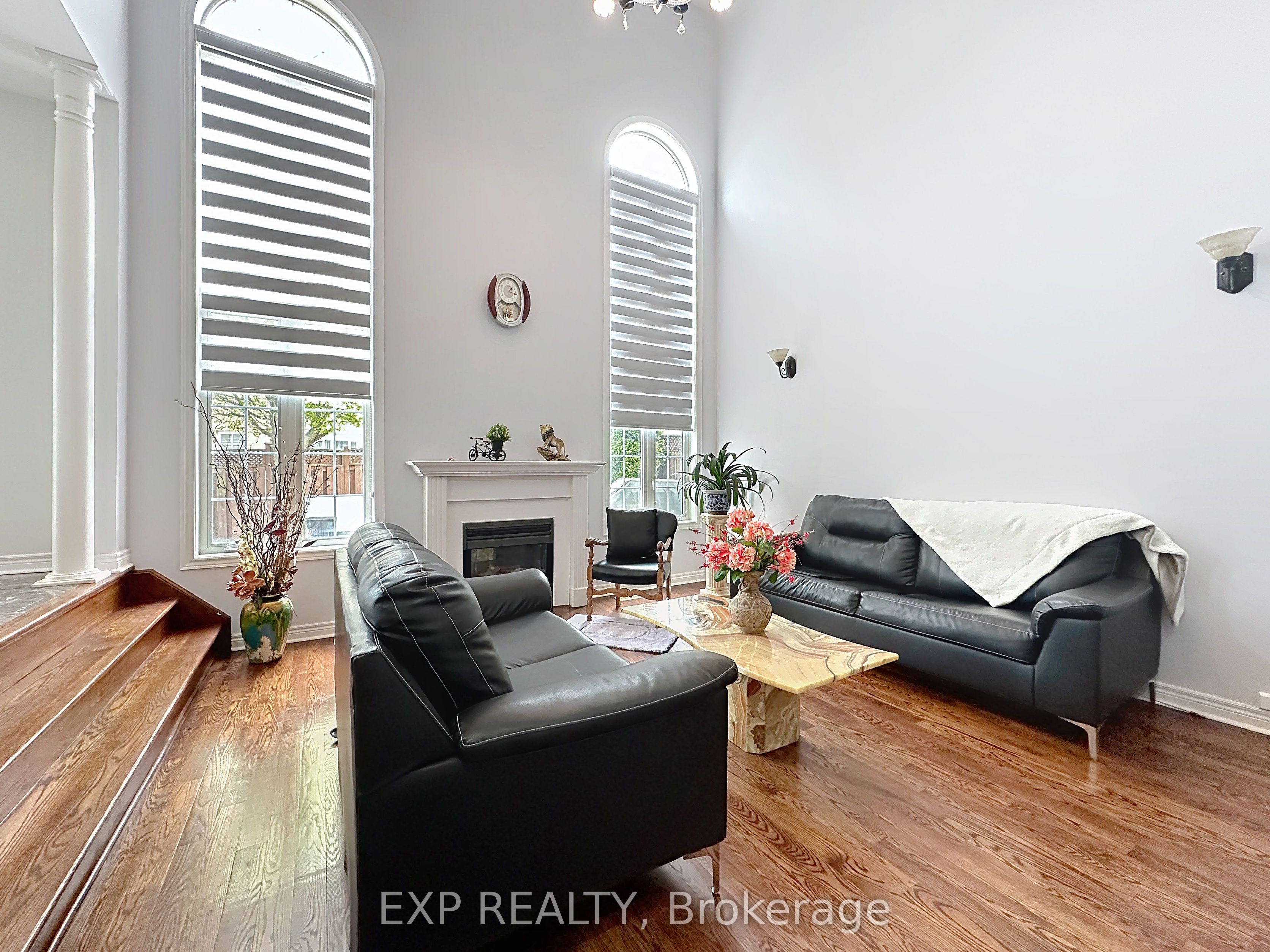 129 Ledge Rock Drive E Property Photo 8