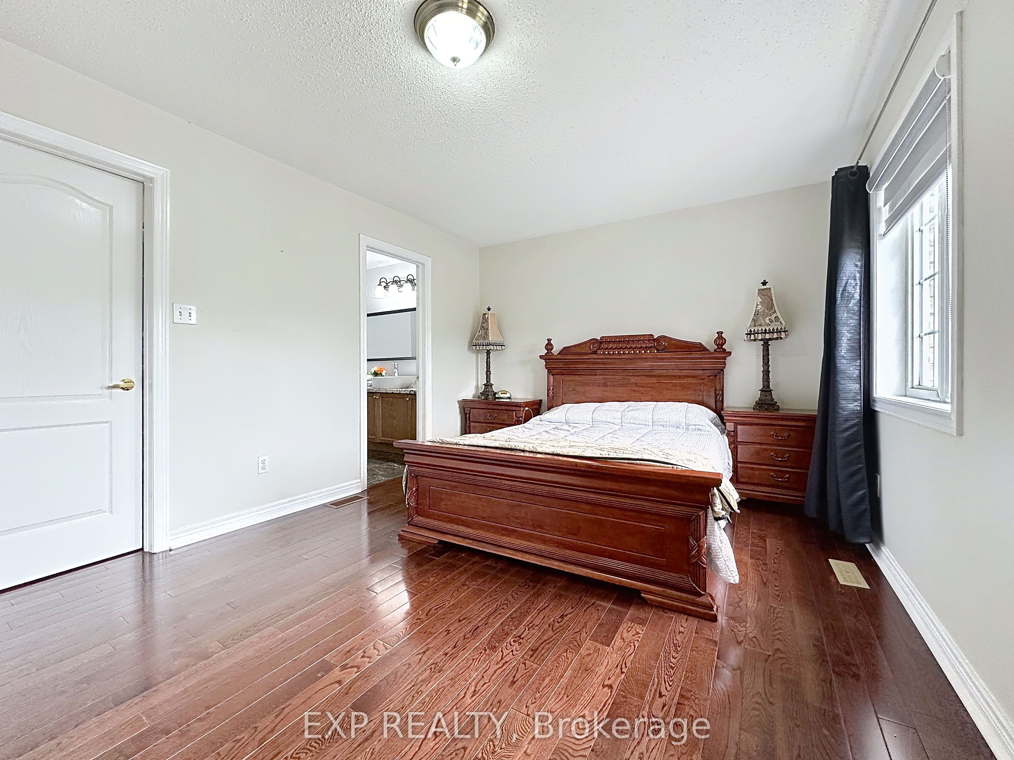 129 Ledge Rock Drive E Property Photo 18