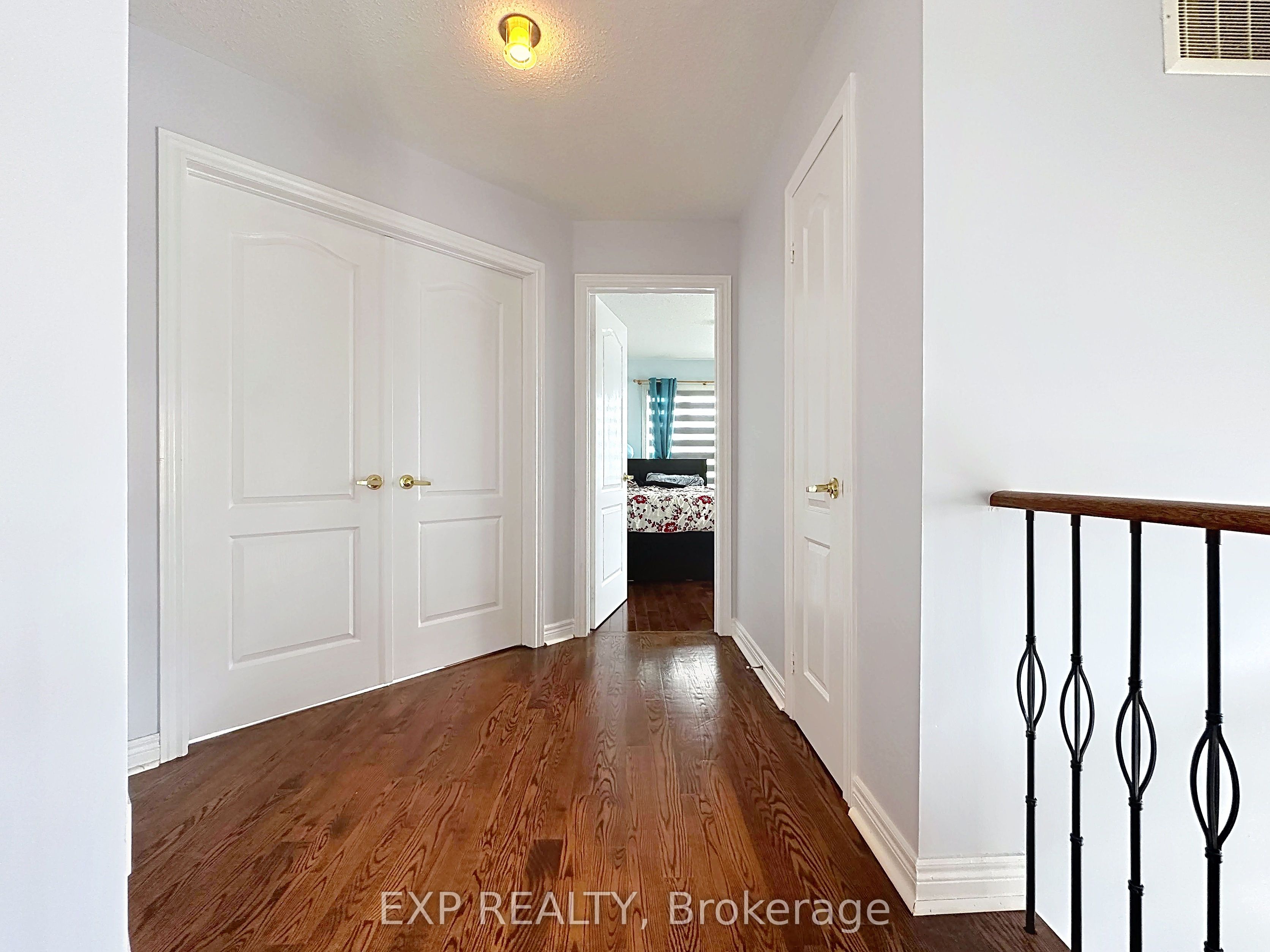 129 Ledge Rock Drive E Property Photo 25