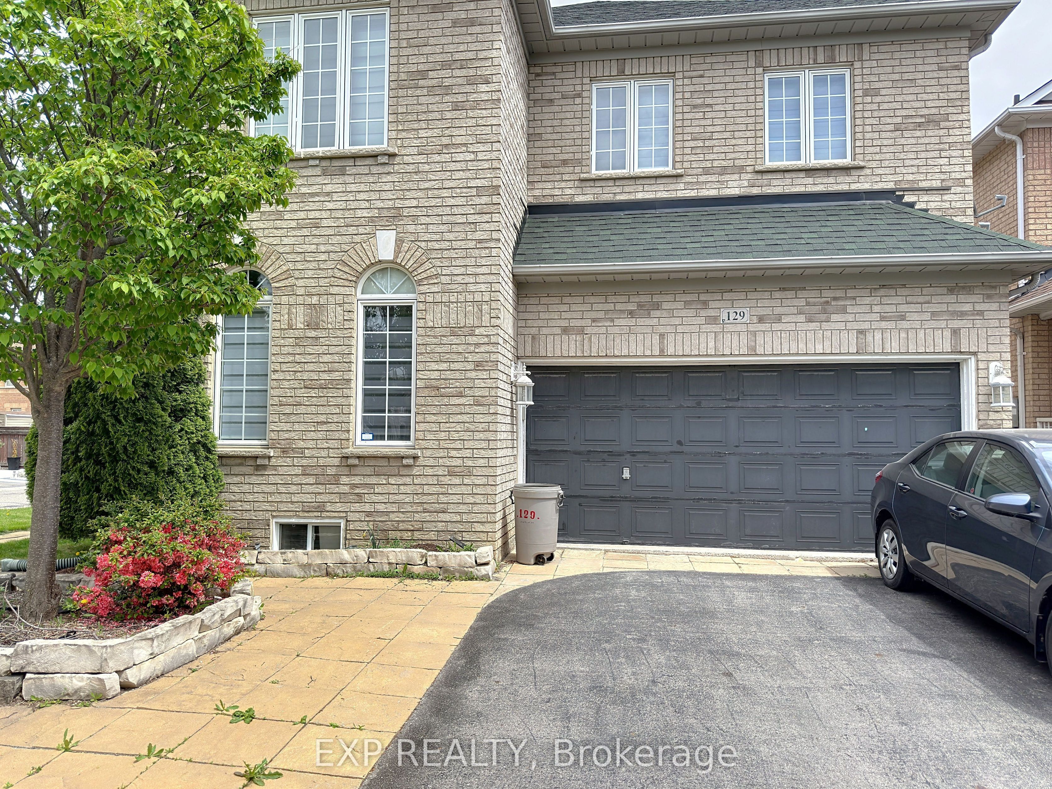 129 Ledge Rock Drive E Property Photo 35