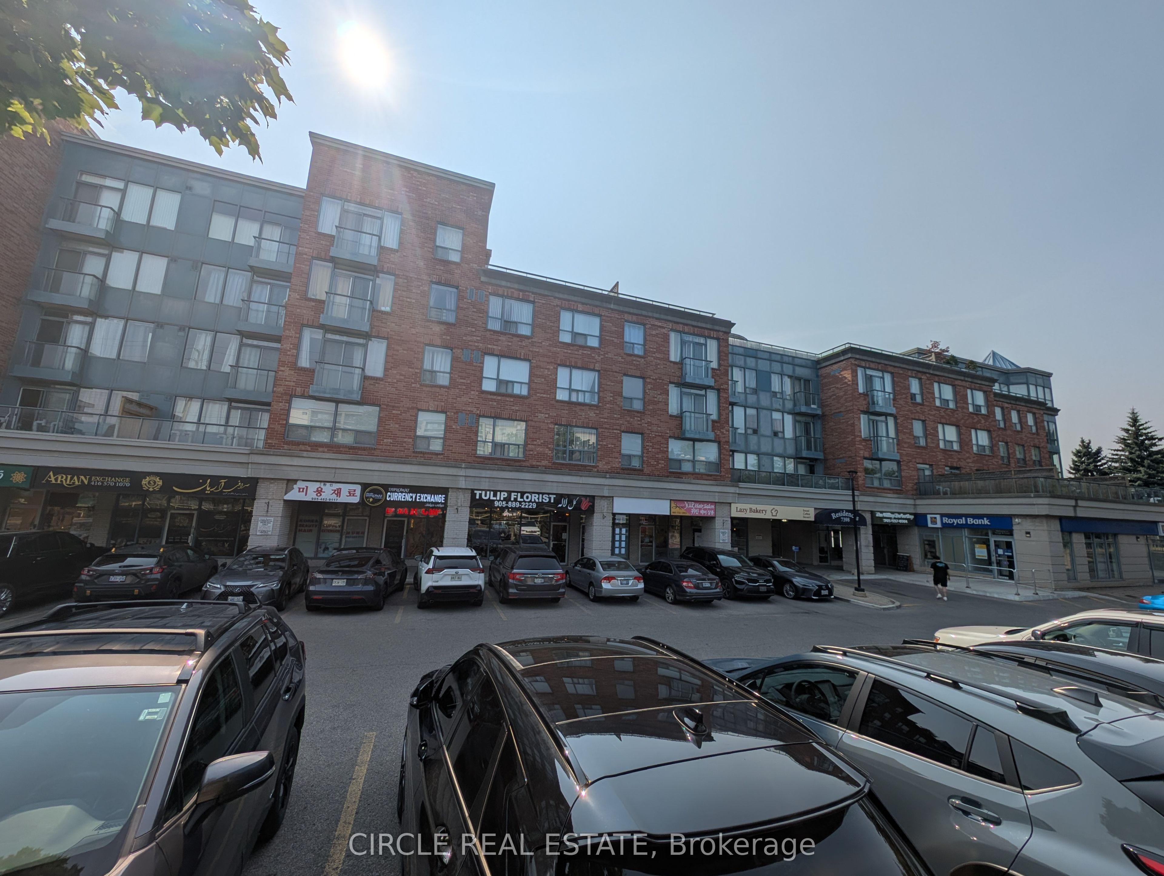 7398 Yonge Street 112 Property Photo 2