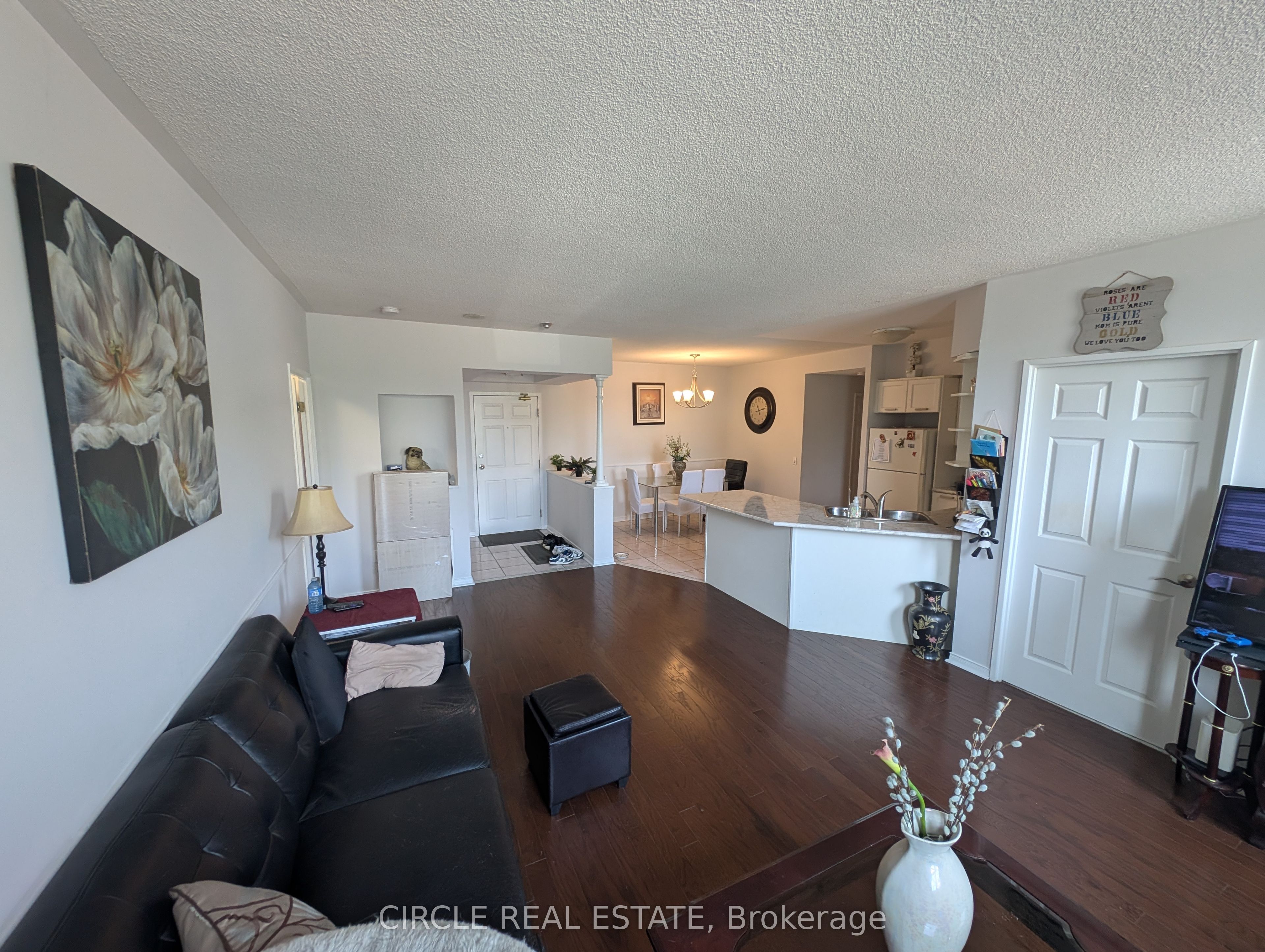 7398 Yonge Street 112 Property Photo 6