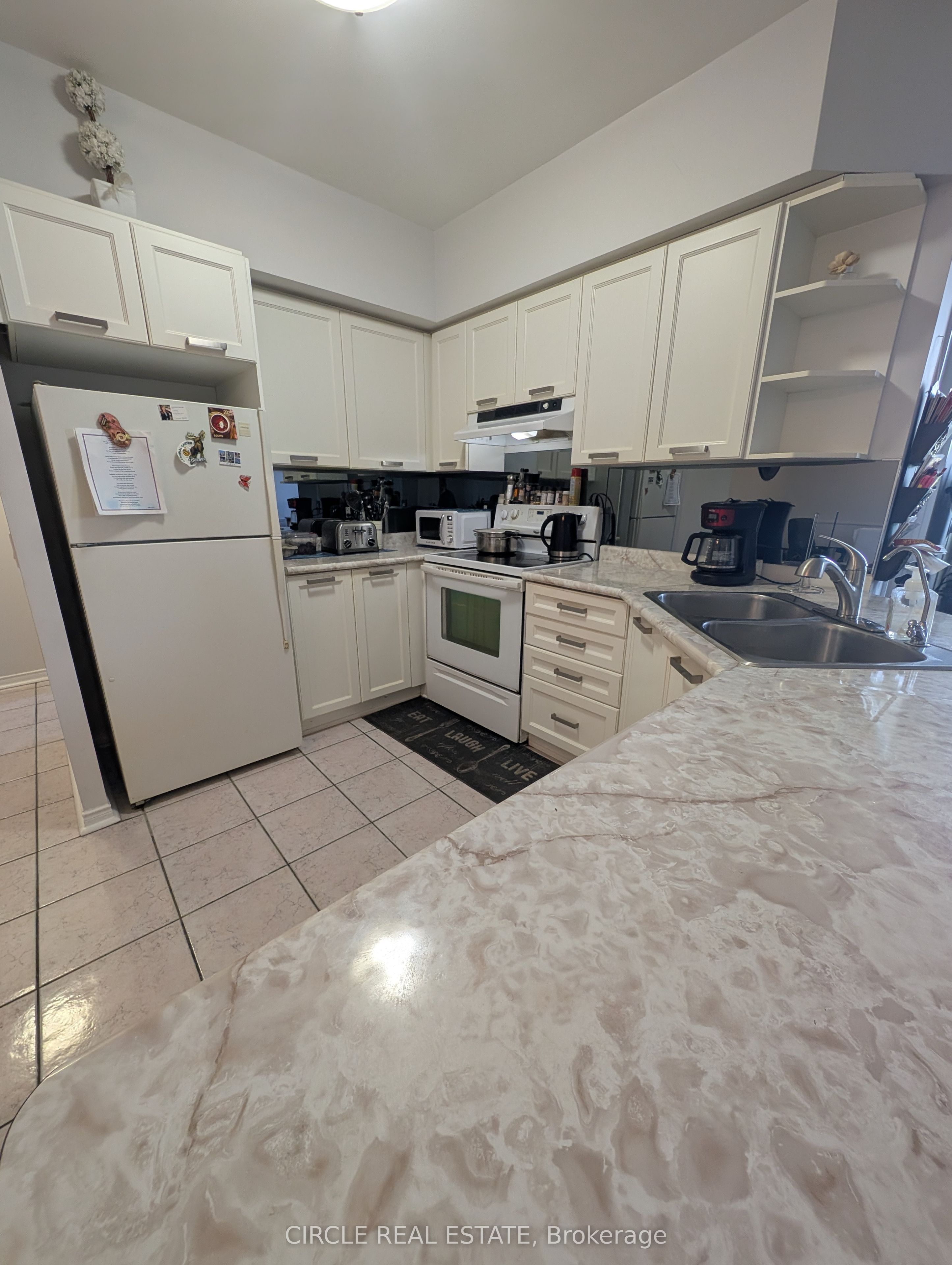 7398 Yonge Street 112 Property Photo 8