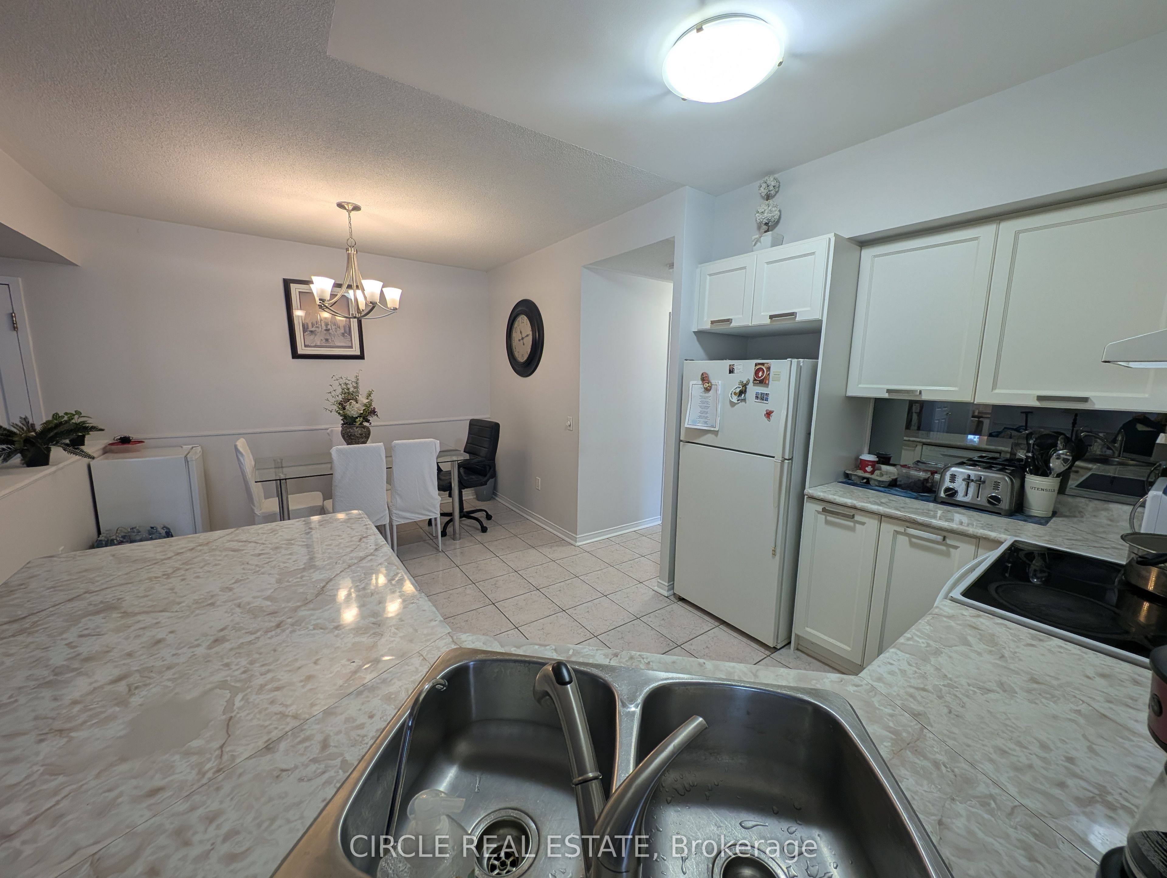 7398 Yonge Street 112 Property Photo 9