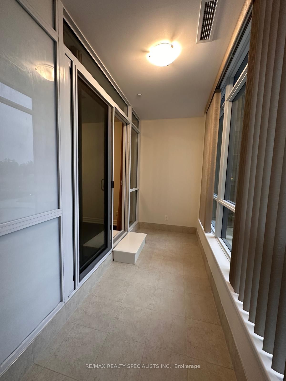 9075 Jane Street 218 Property Photo 23