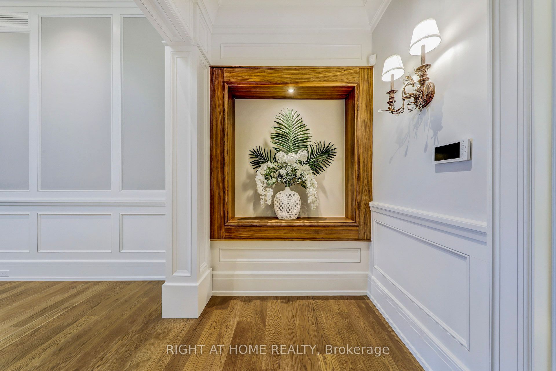 10 Yongeview Avenue Property Photo 23
