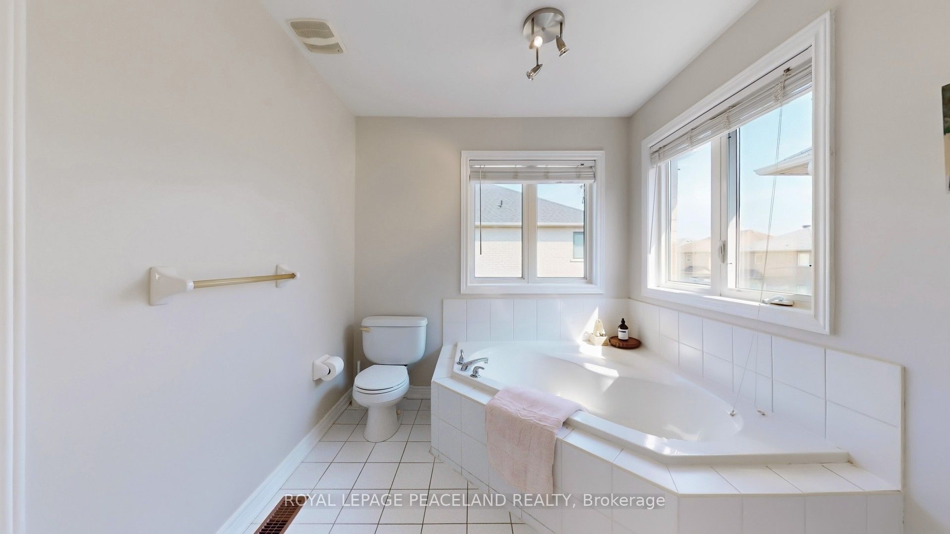 16 Lealinds Road Property Photo 26