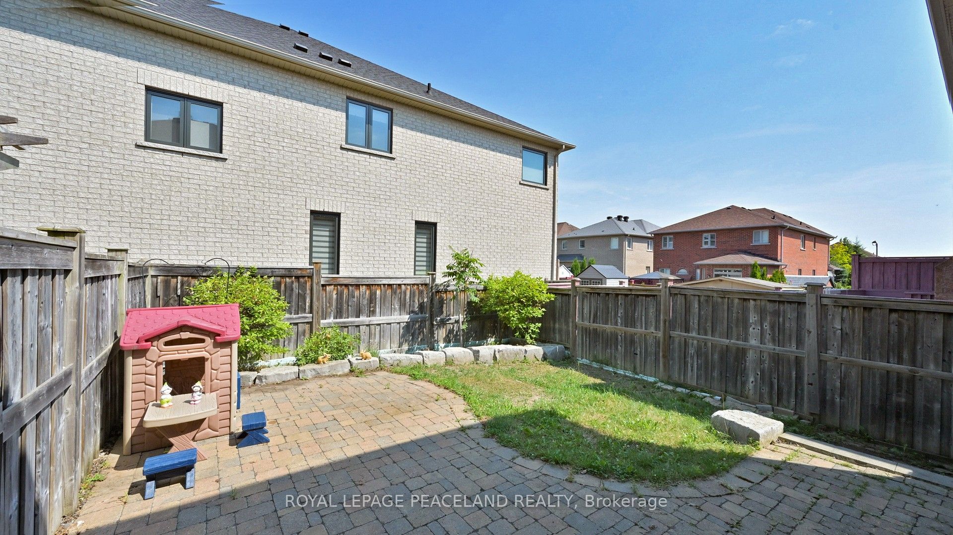 16 Lealinds Road Property Photo 44