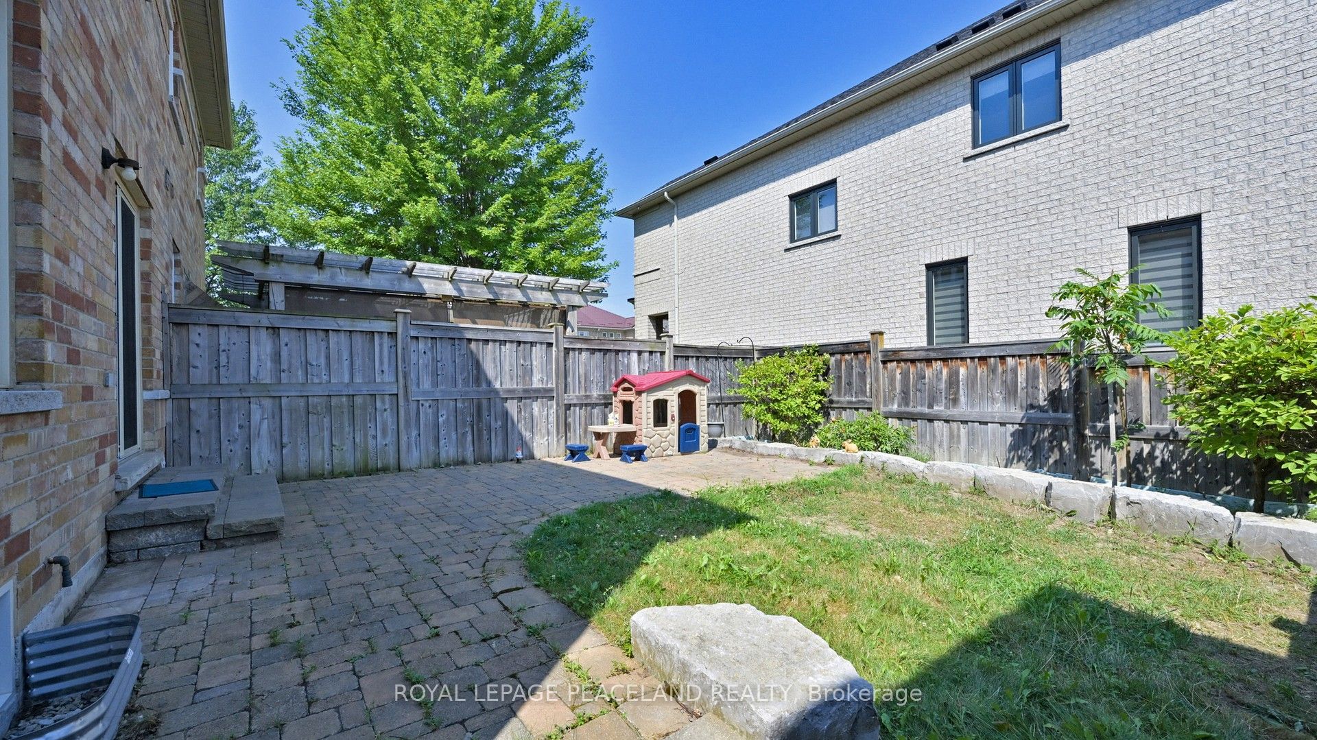 16 Lealinds Road Property Photo 45