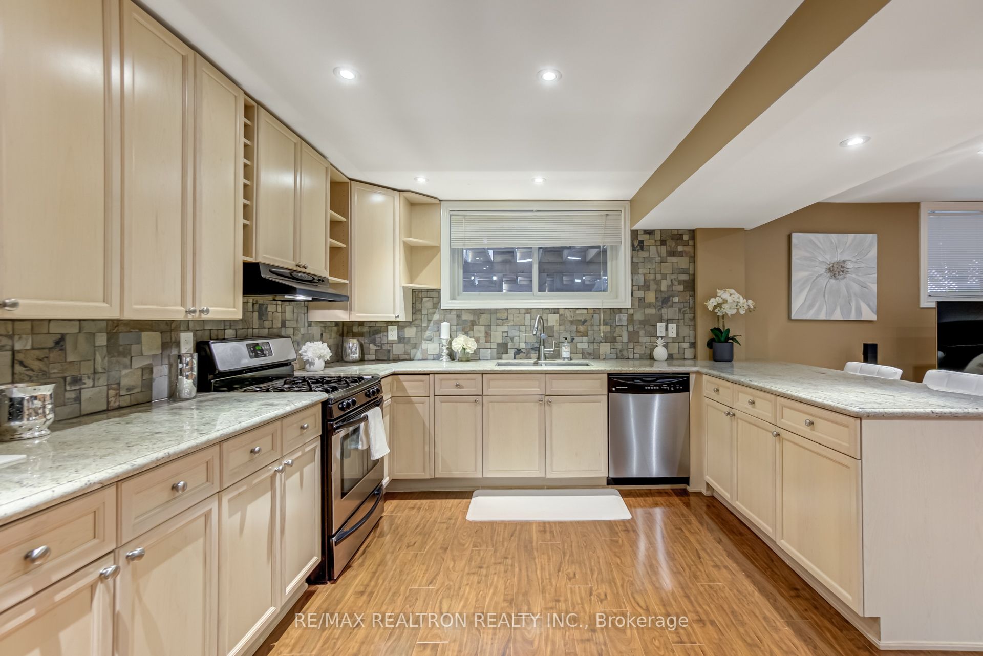 148 Solway Avenue Property Photo 32