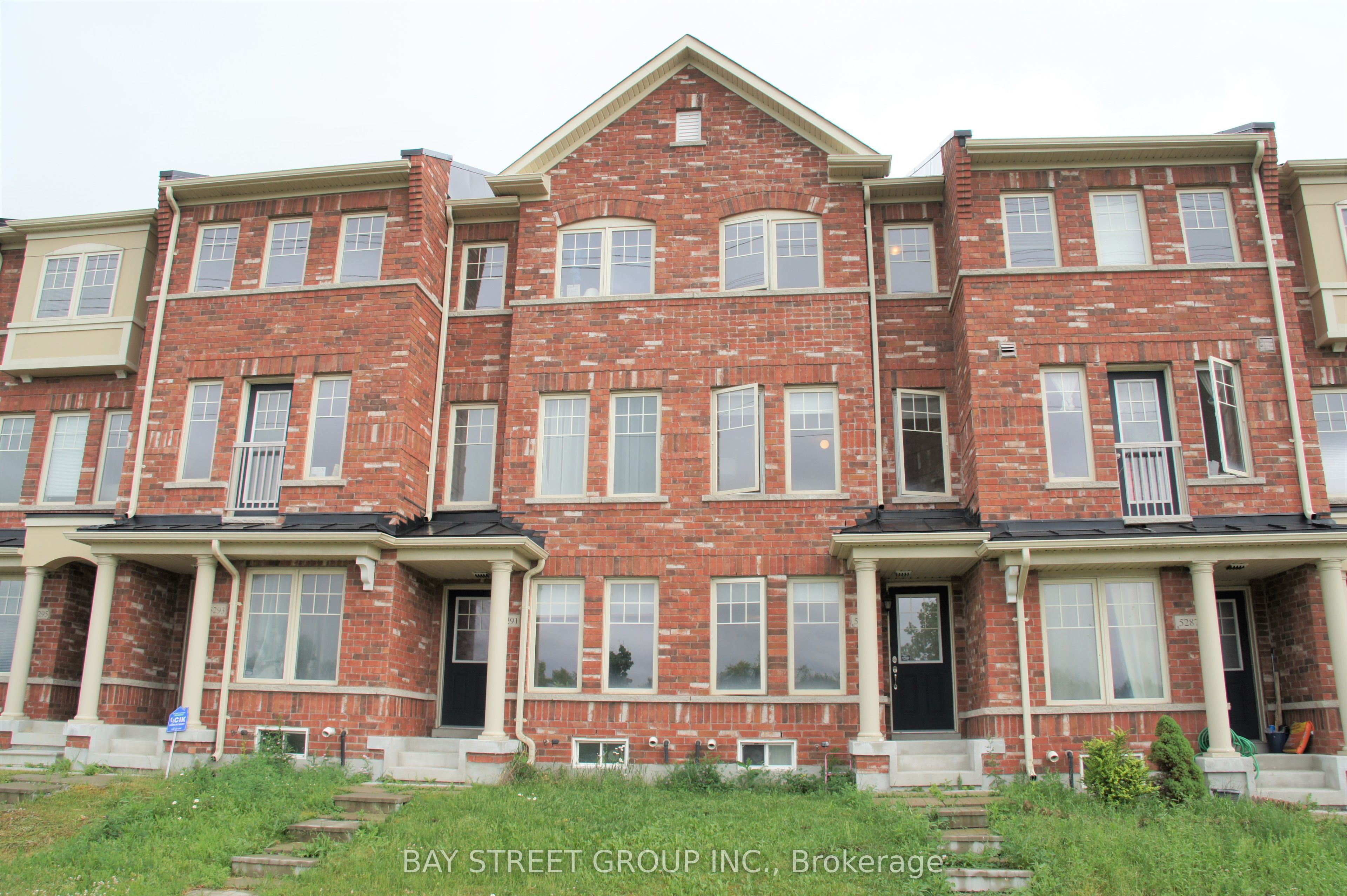 5289 Major Mackenzie Dr E Property Photo 2