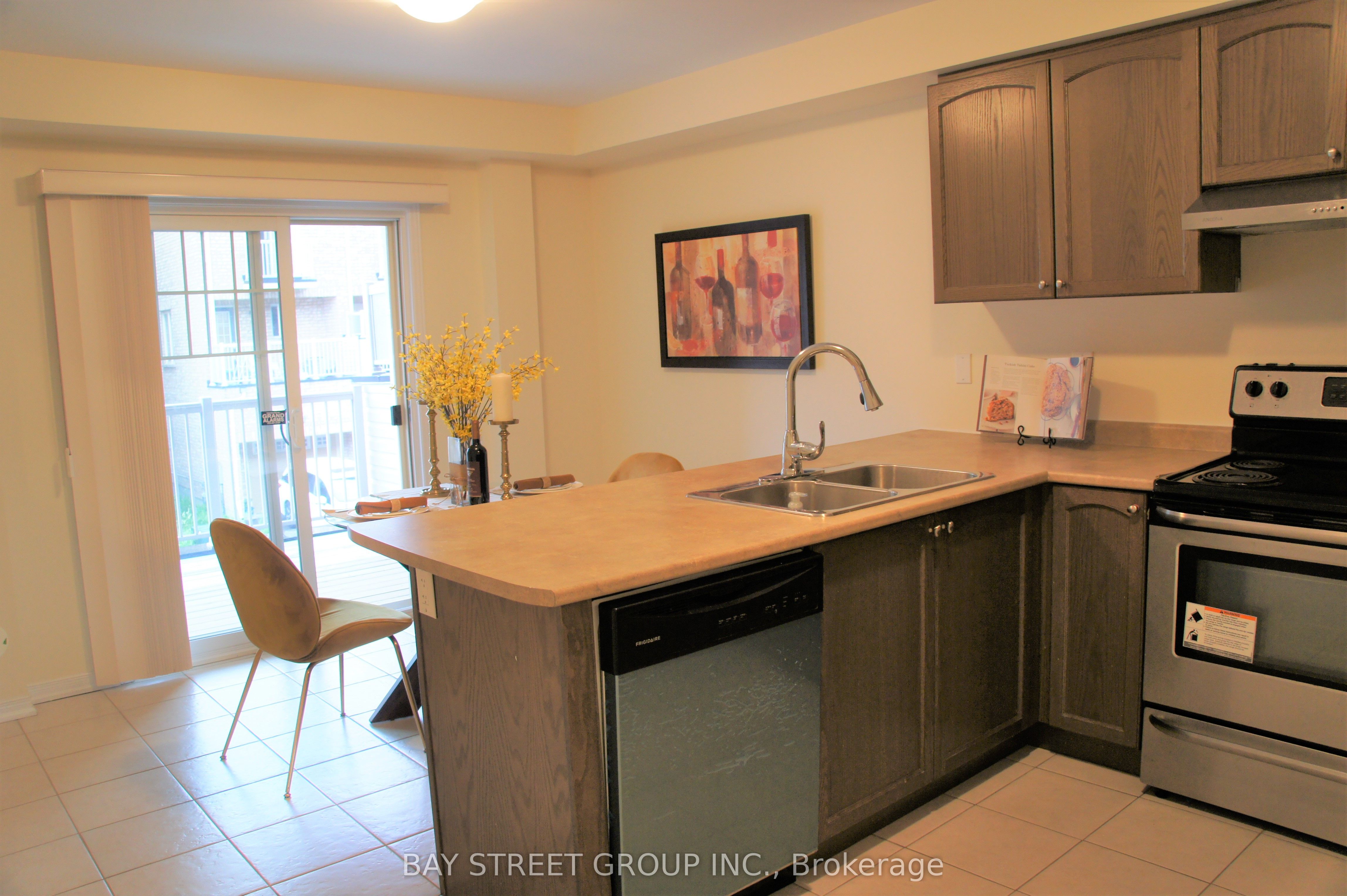 5289 Major Mackenzie Dr E Property Photo 9