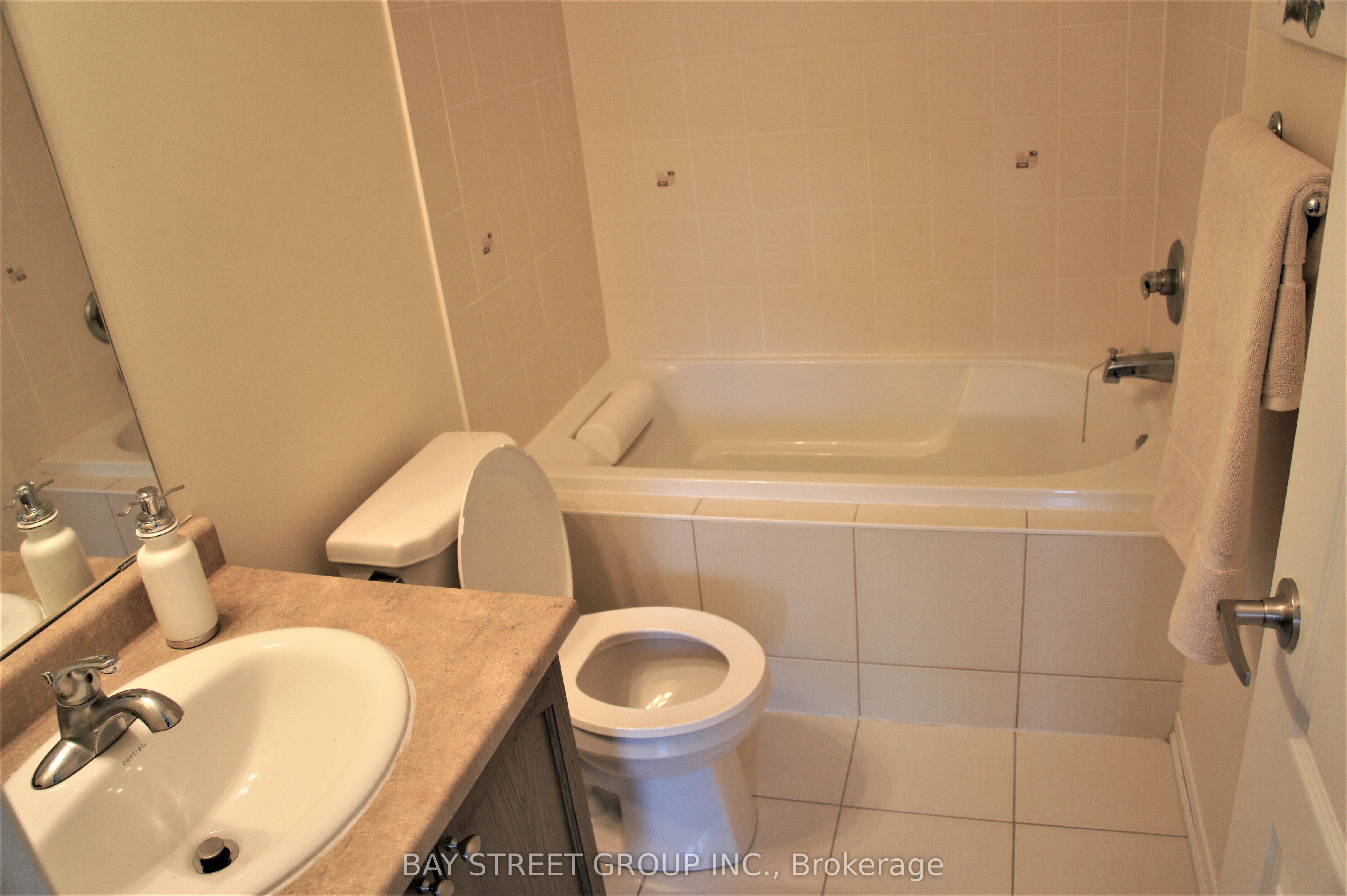5289 Major Mackenzie Dr E Property Photo 16
