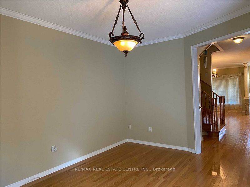 52 Lebovic Drive Property Photo 4