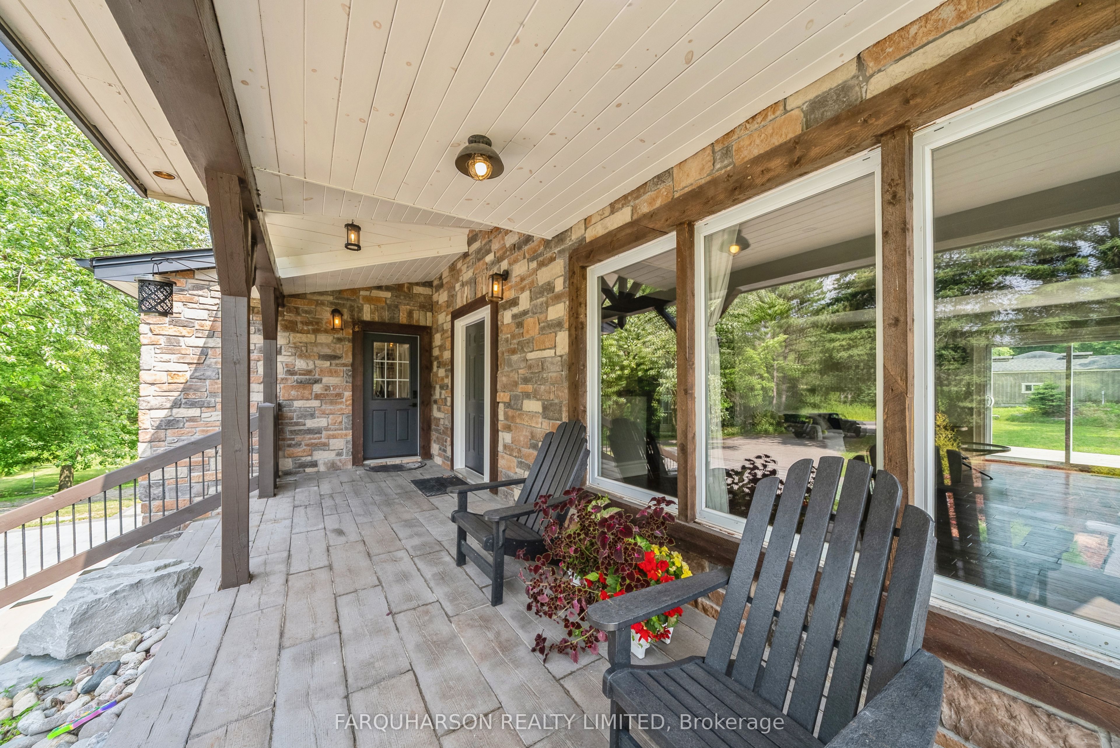 729 Reid Road Property Photo 6