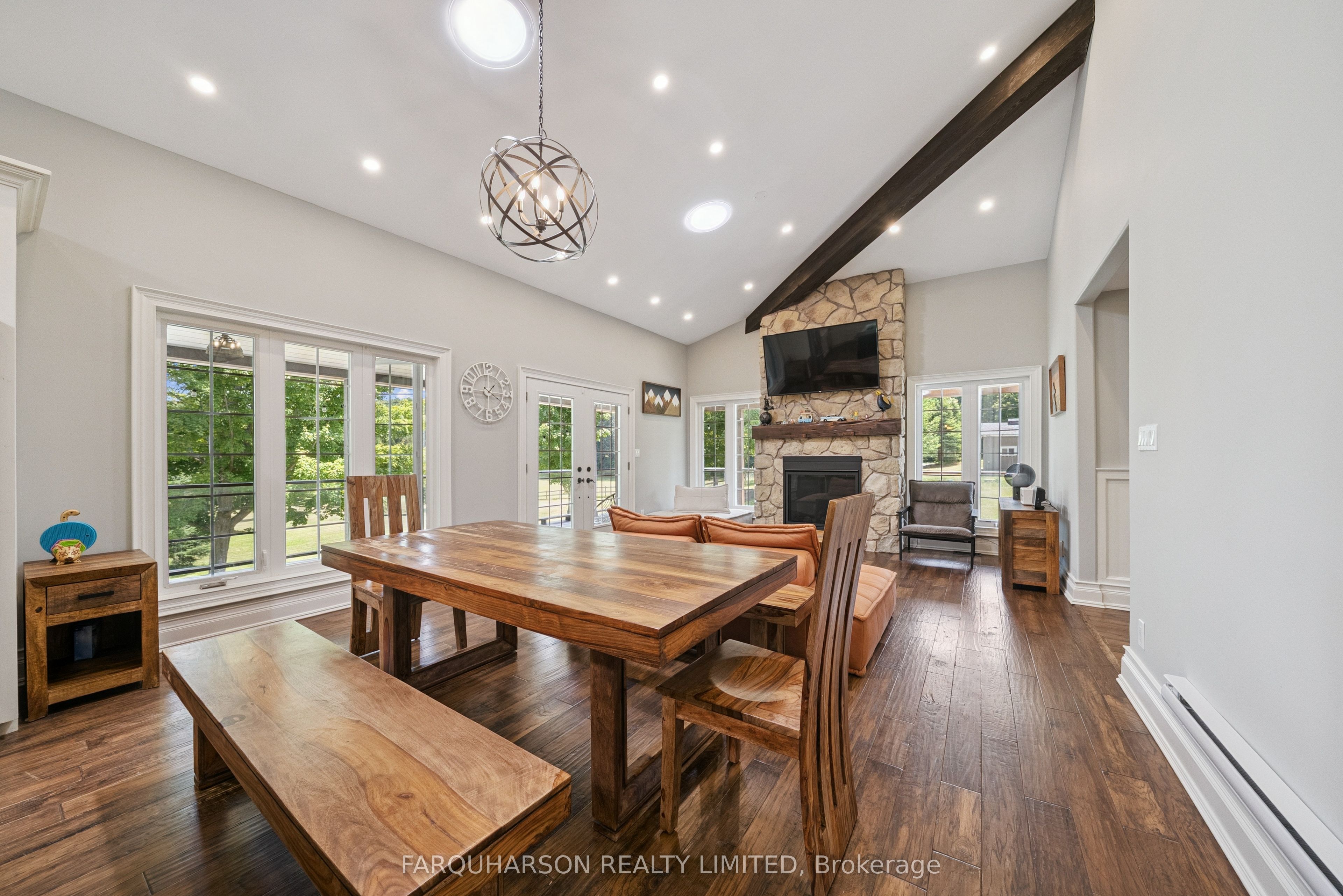 729 Reid Road Property Photo 8