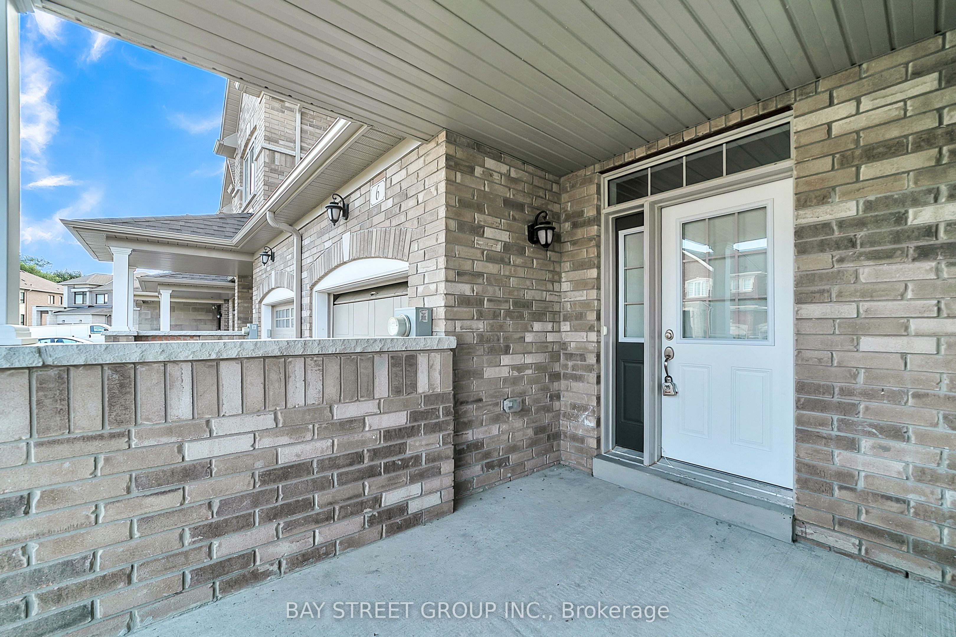 6 Westlake Cres Property Photo 2