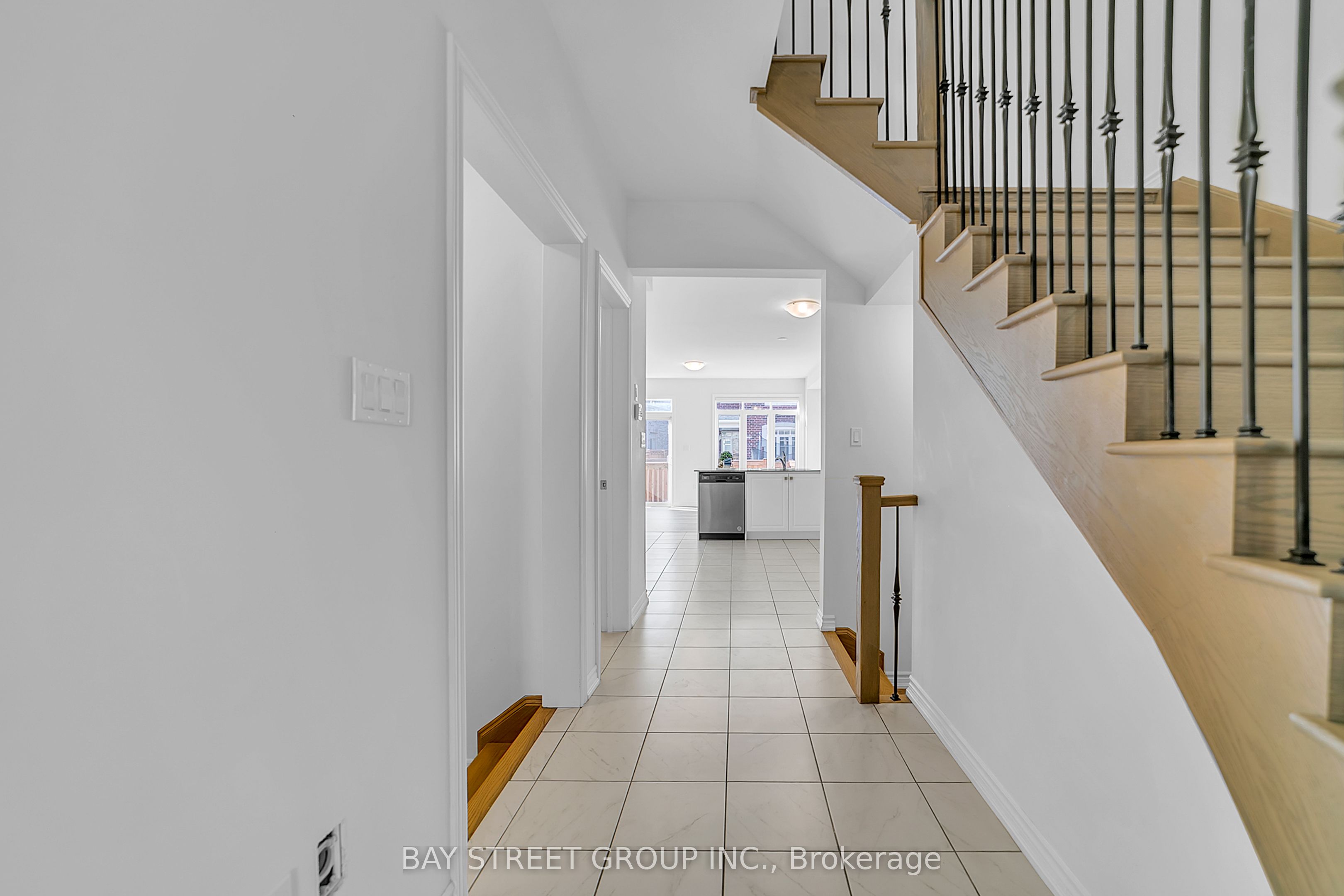 6 Westlake Cres Property Photo 5