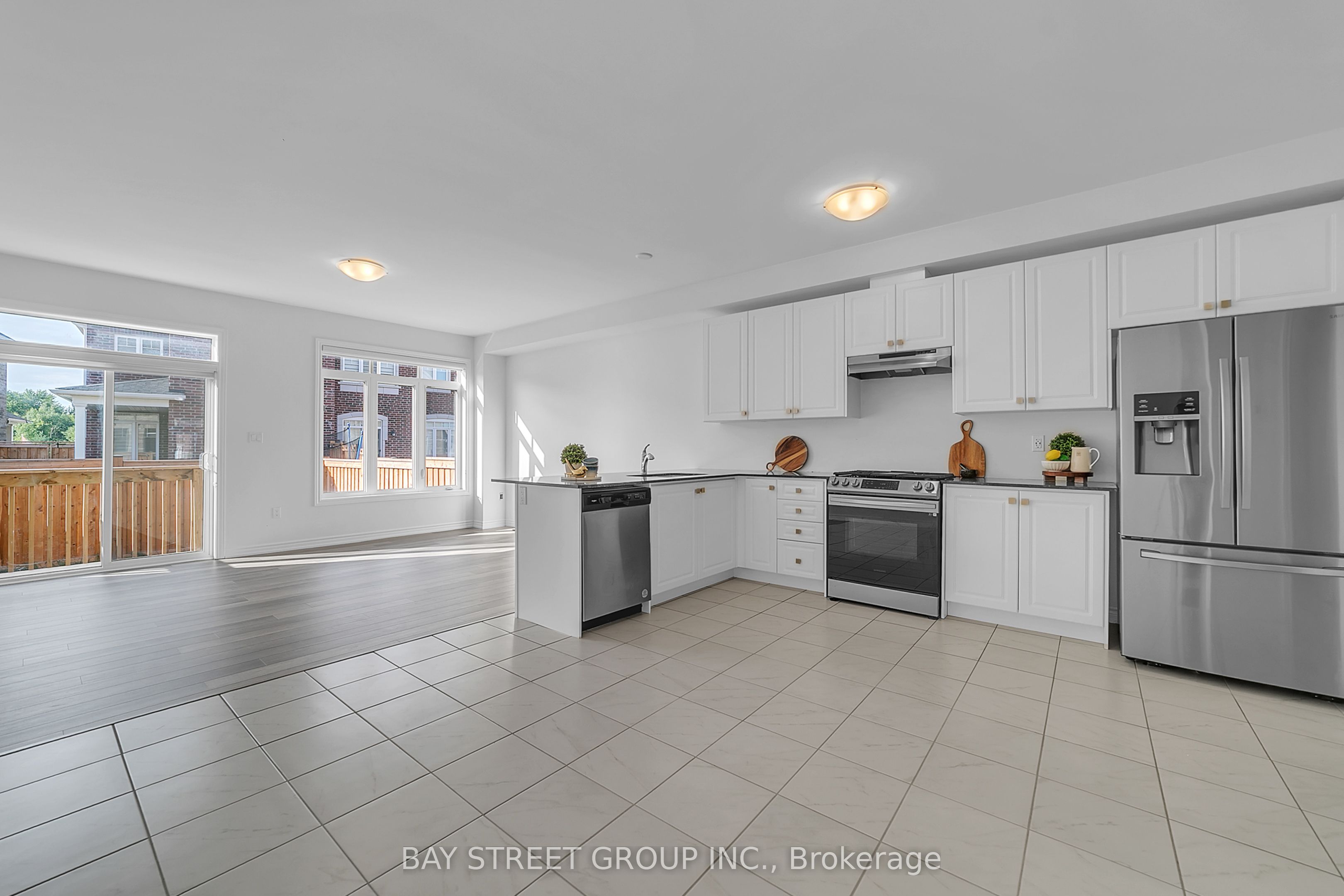 6 Westlake Cres Property Photo 6