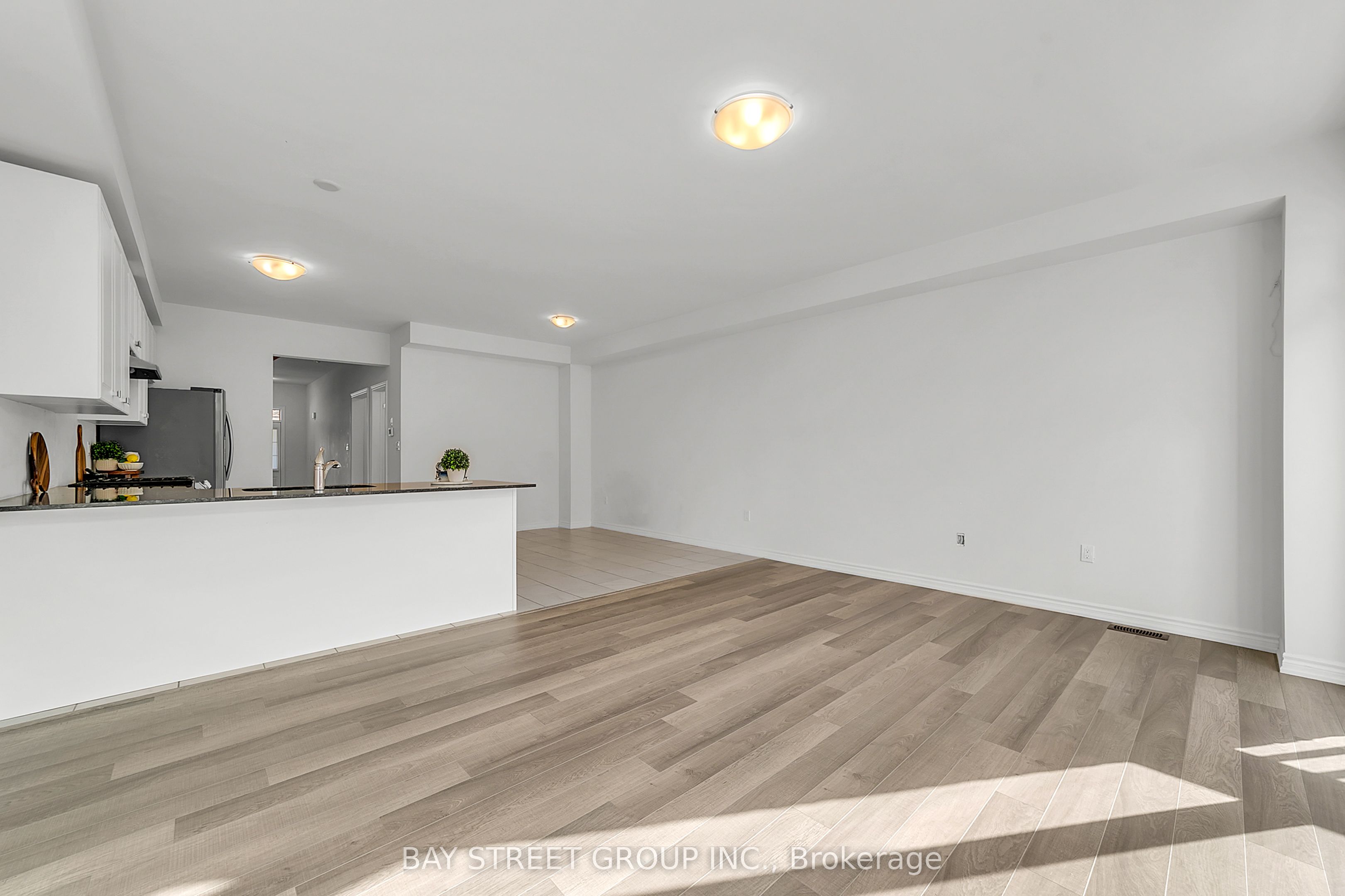 6 Westlake Cres Property Photo 11