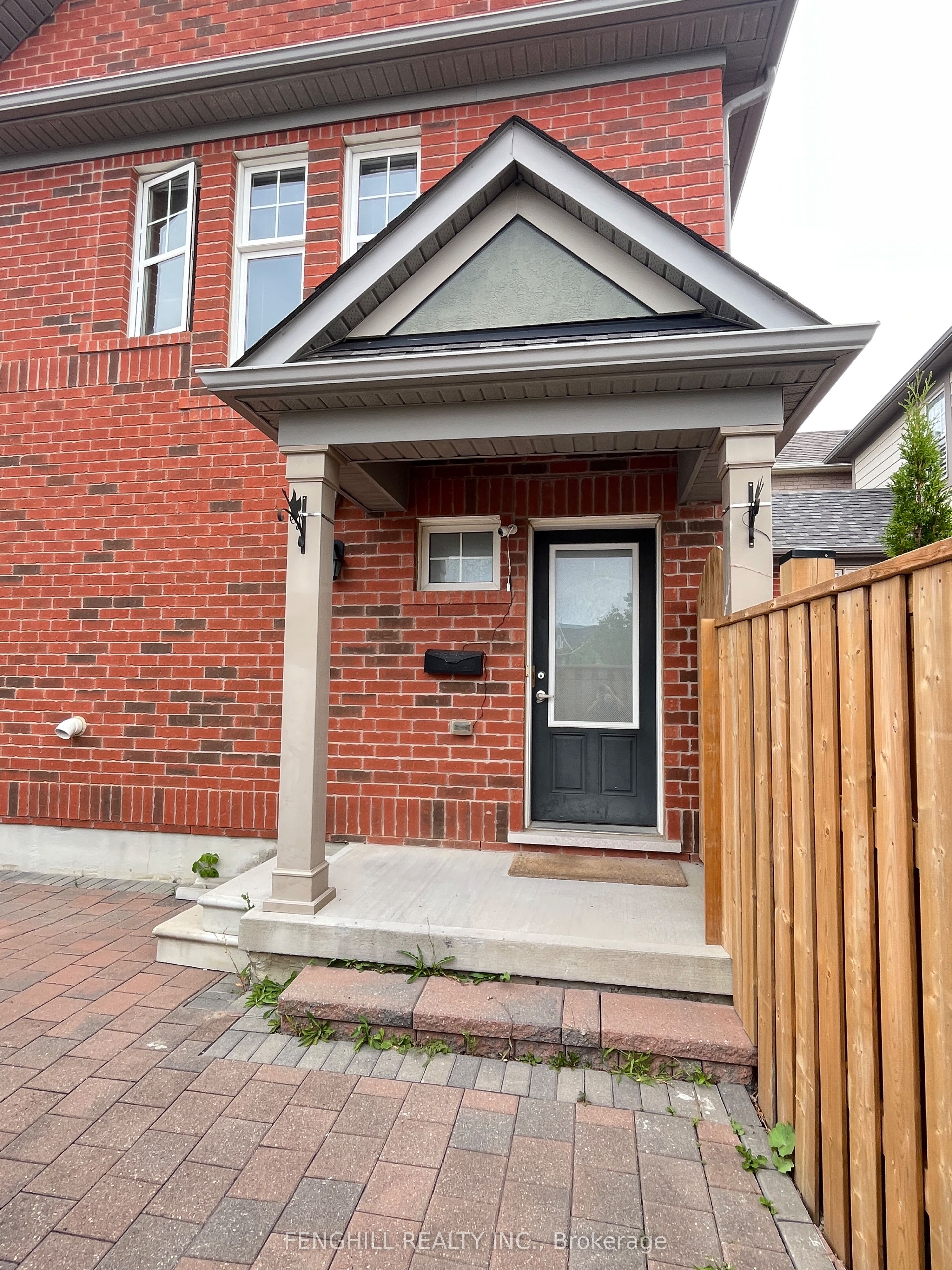 456 Cornell Centre Blvd Property Photo 1