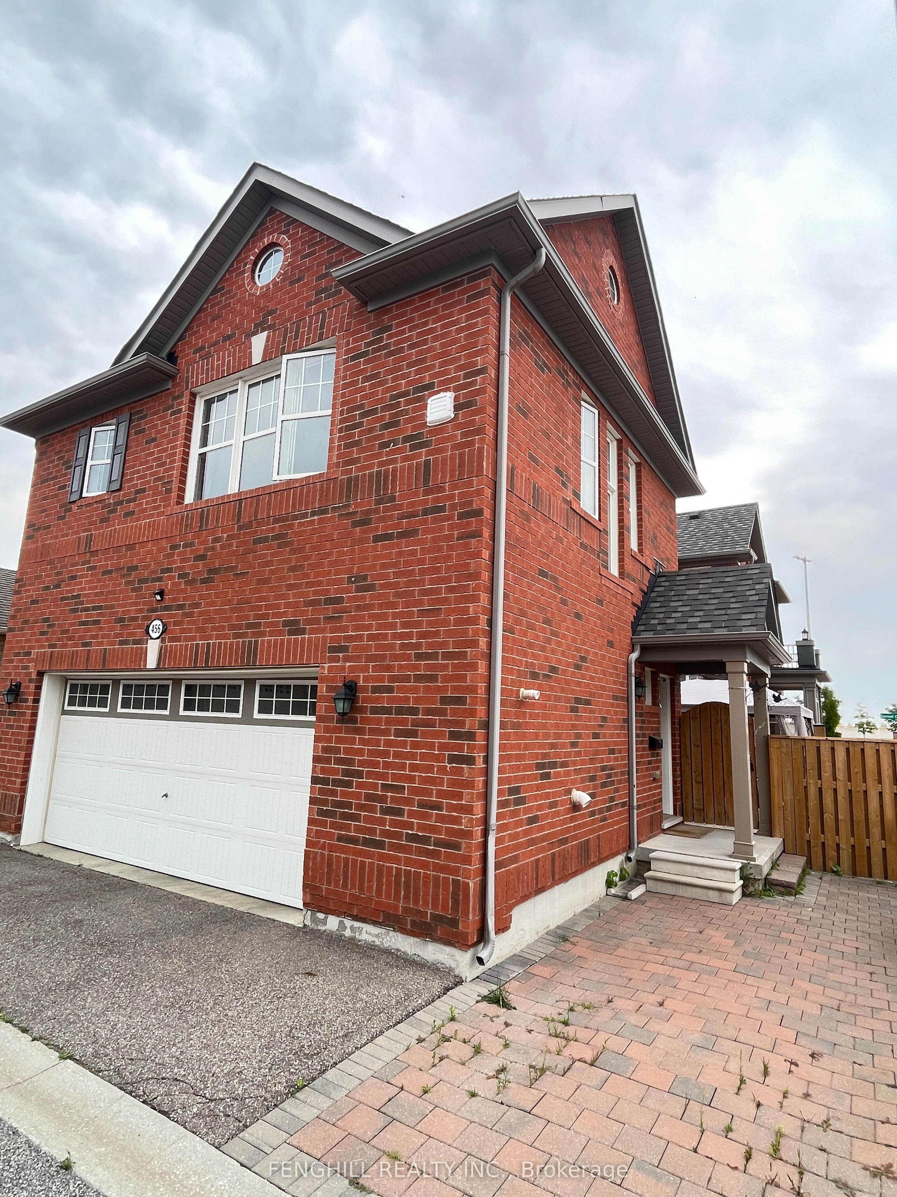 456 Cornell Centre Blvd Property Photo 2