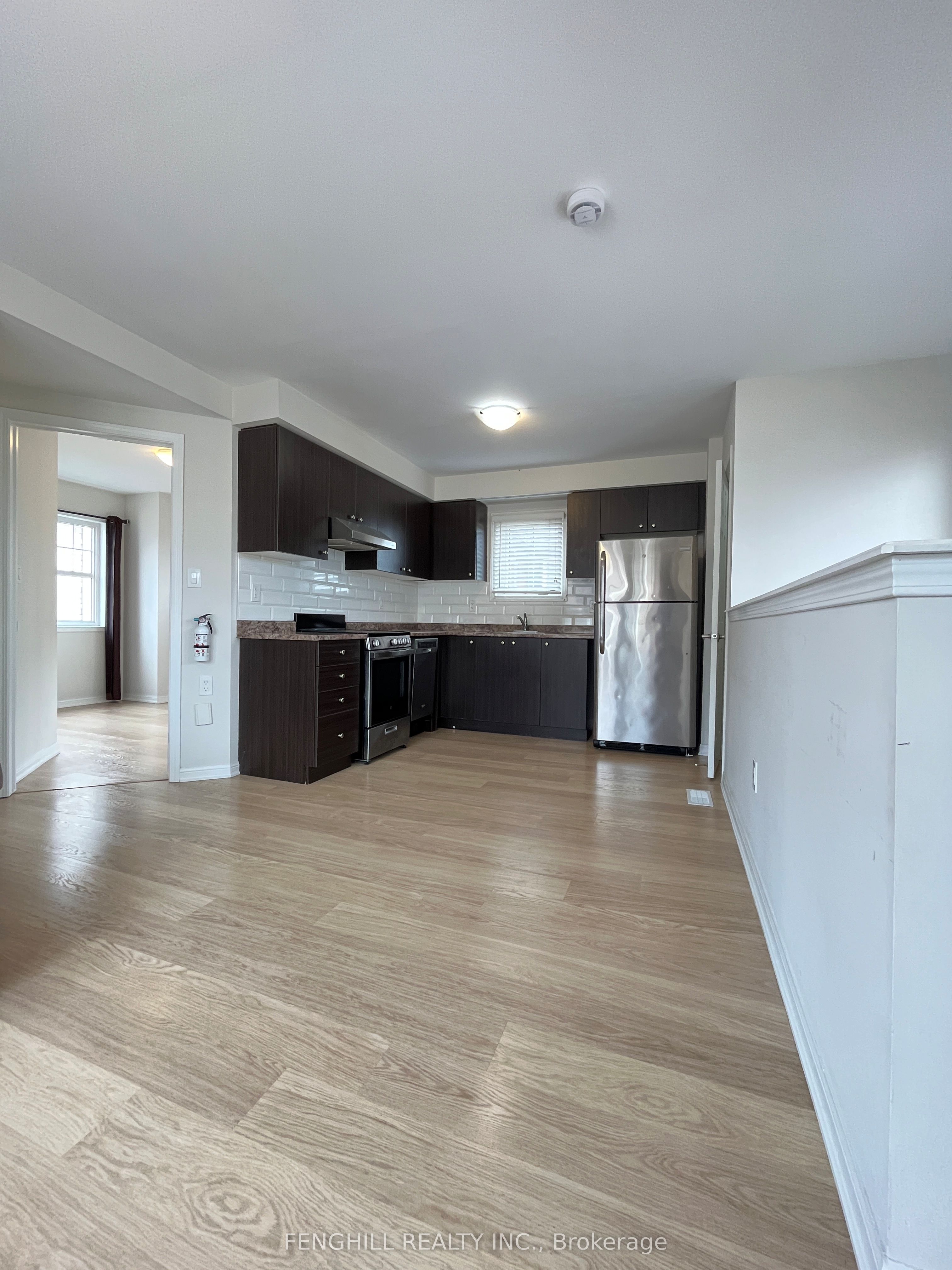 456 Cornell Centre Blvd Property Photo 4