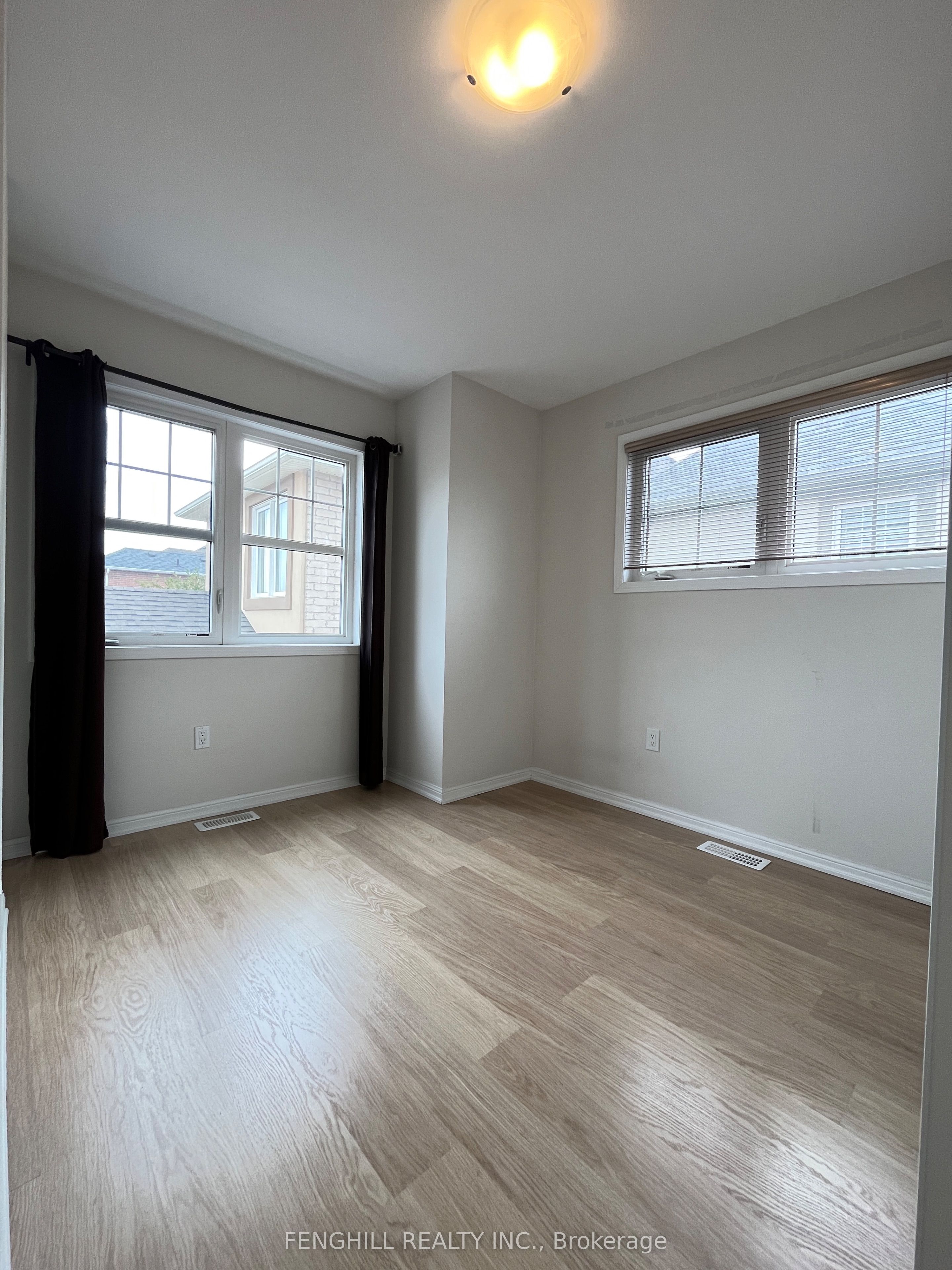 456 Cornell Centre Blvd Property Photo 5