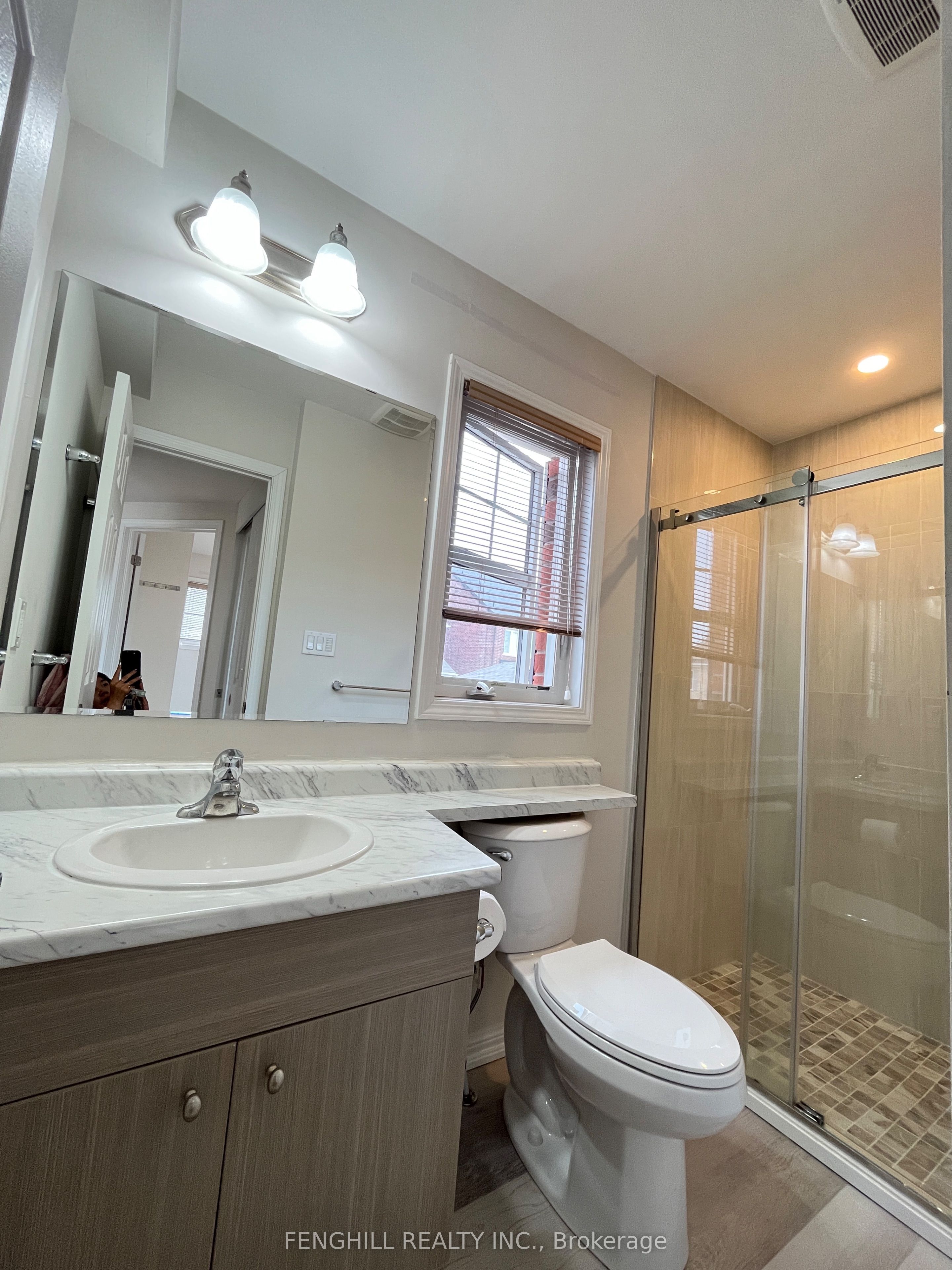 456 Cornell Centre Blvd Property Photo 7