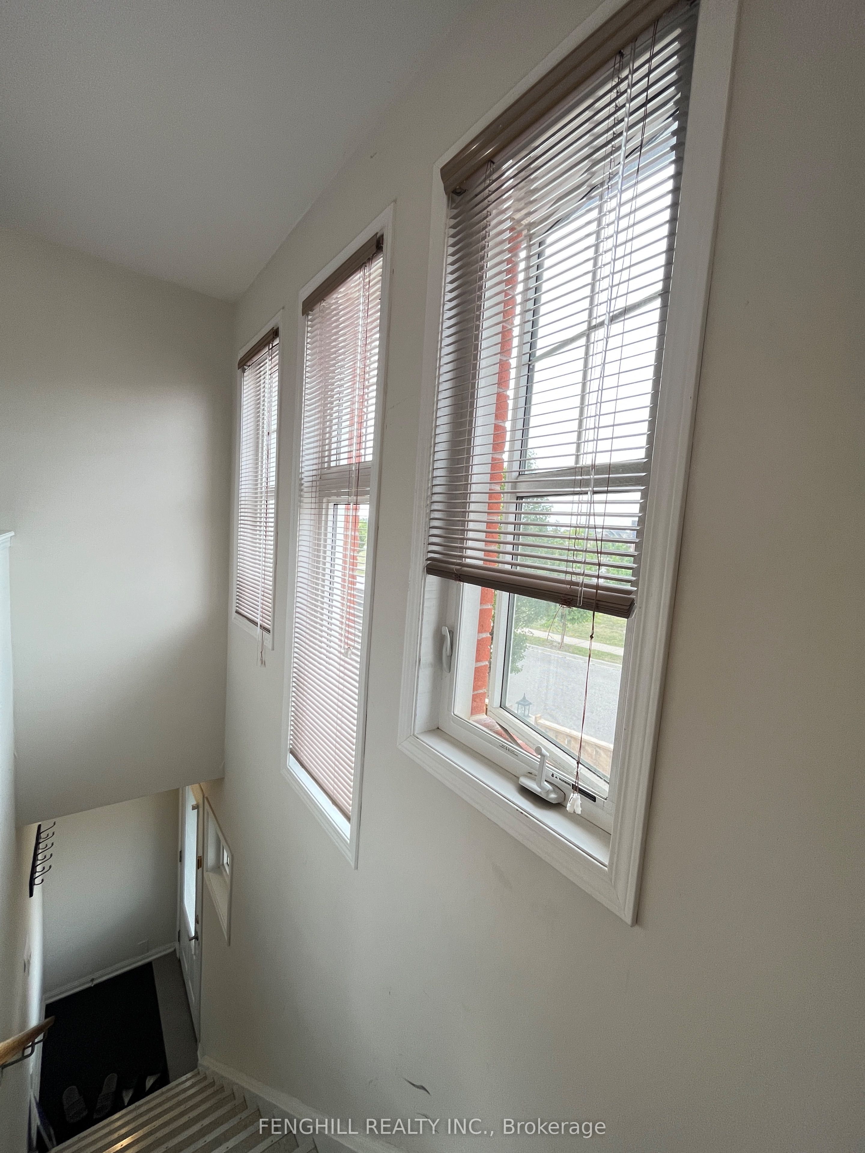 456 Cornell Centre Blvd Property Photo 9