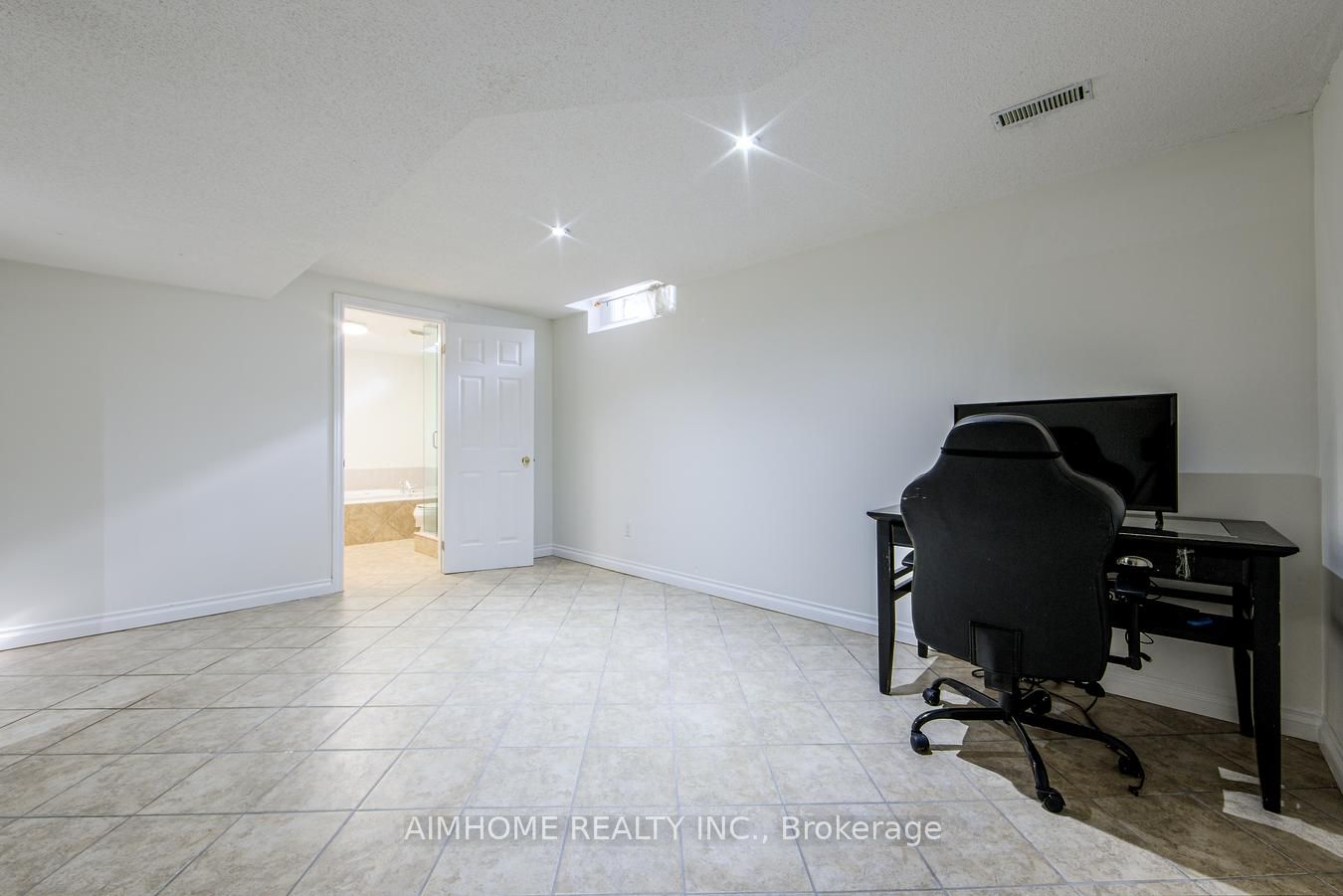 31 Courtney Cres Property Photo 47