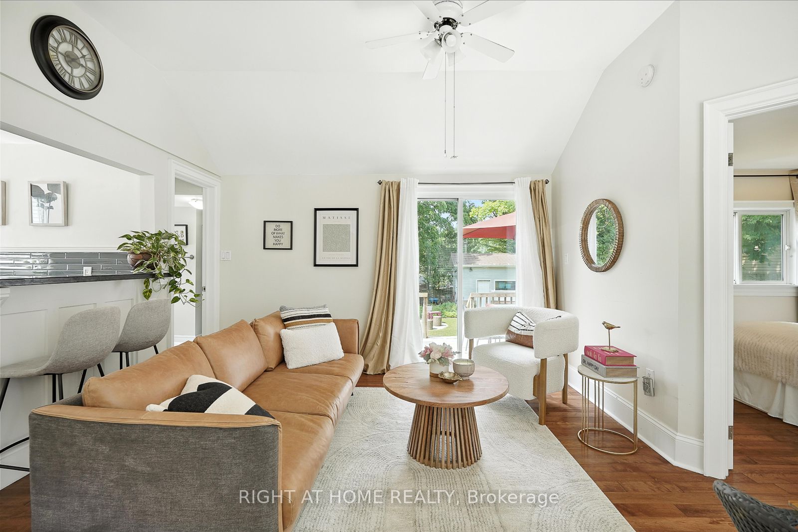 254 Parkwood Avenue Property Photo 4