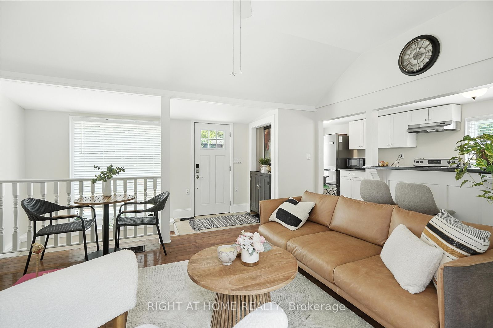 254 Parkwood Avenue Property Photo 6