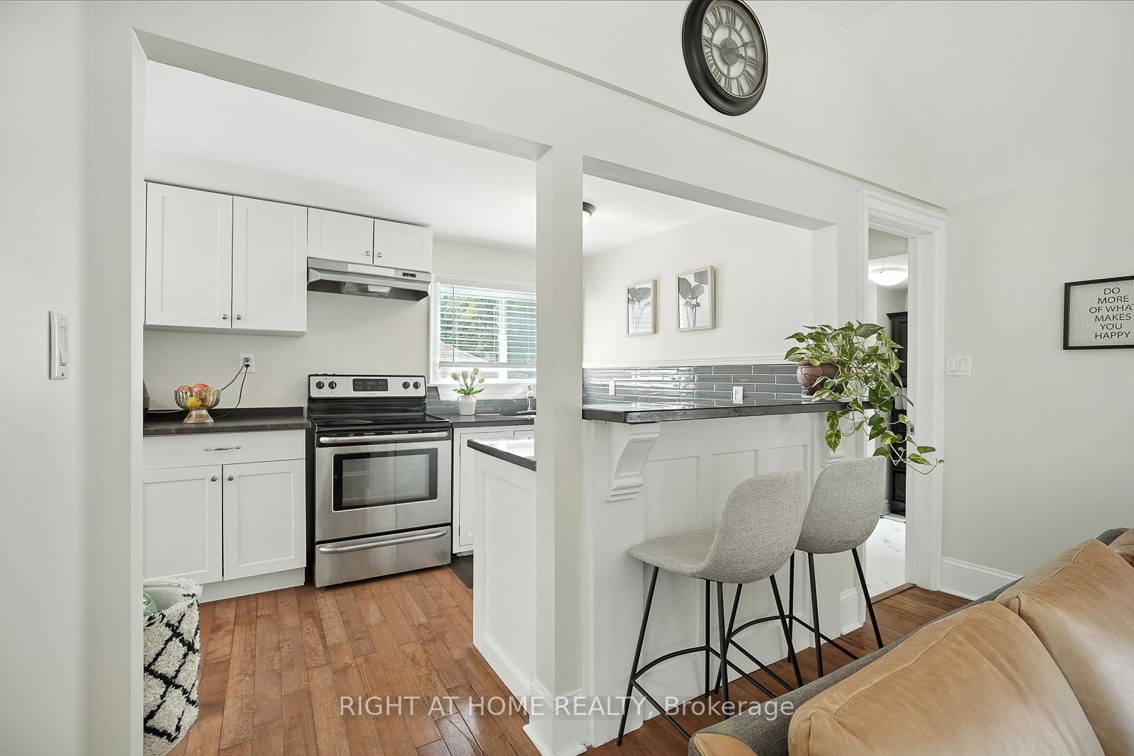 254 Parkwood Avenue Property Photo 11