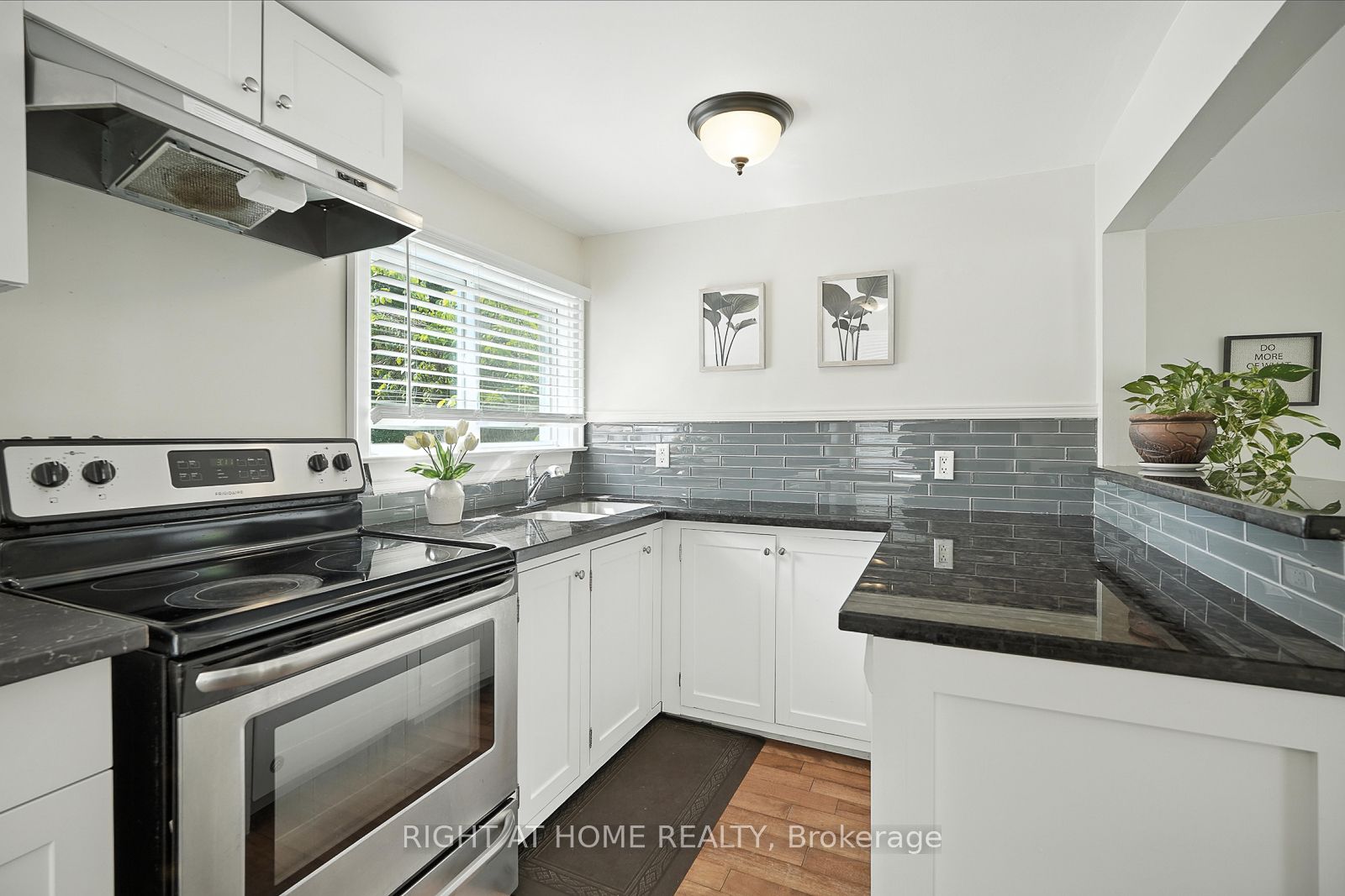 254 Parkwood Avenue Property Photo 12