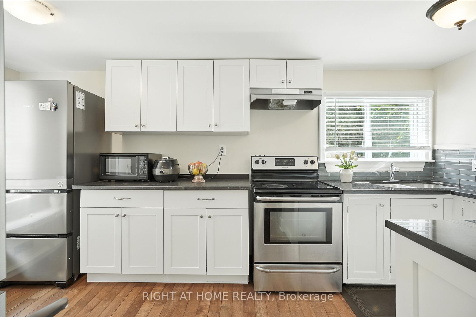 254 Parkwood Avenue Property Photo 13