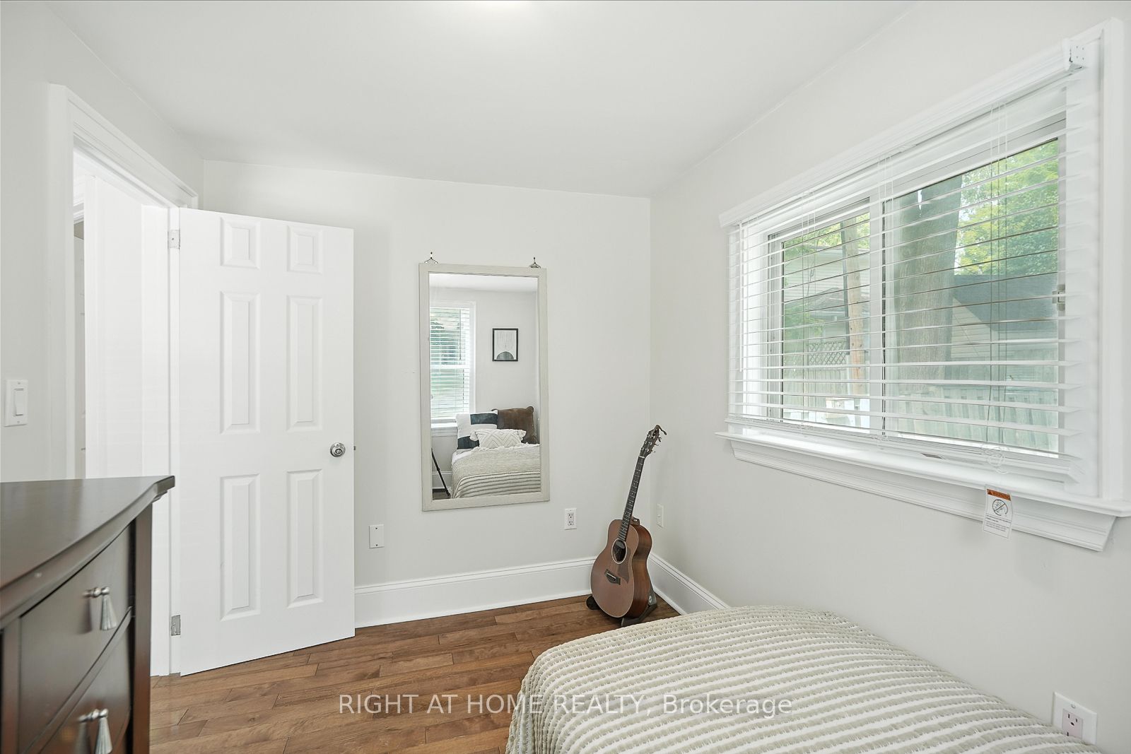 254 Parkwood Avenue Property Photo 20