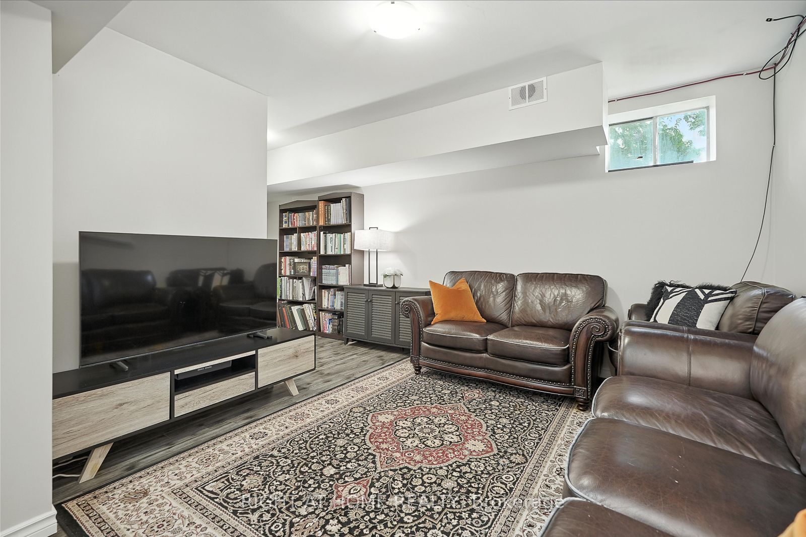 254 Parkwood Avenue Property Photo 24