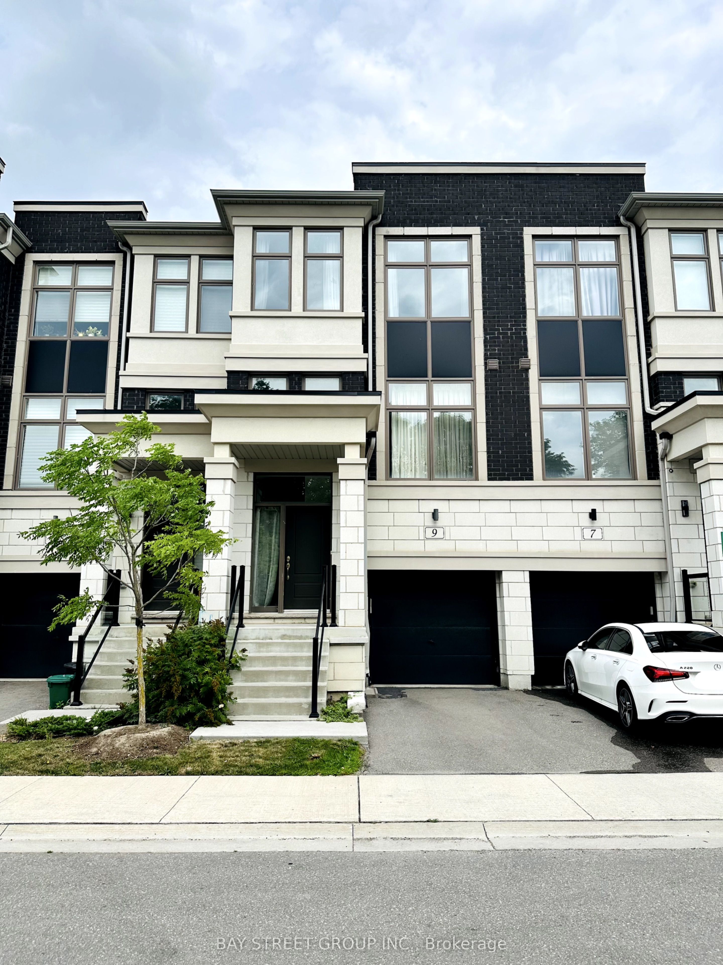 9 Armillo Pl Property Photo