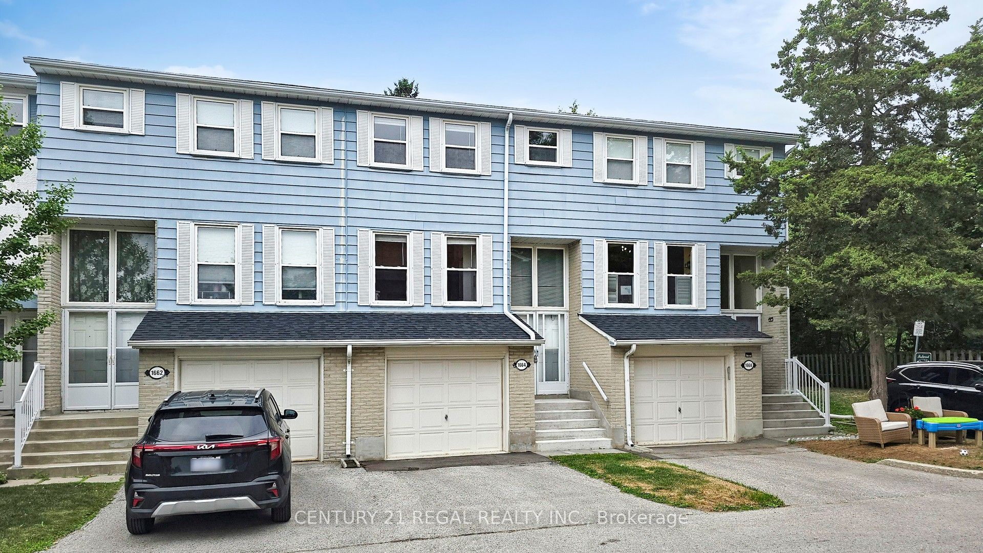 1664 John Street Property Photo 1