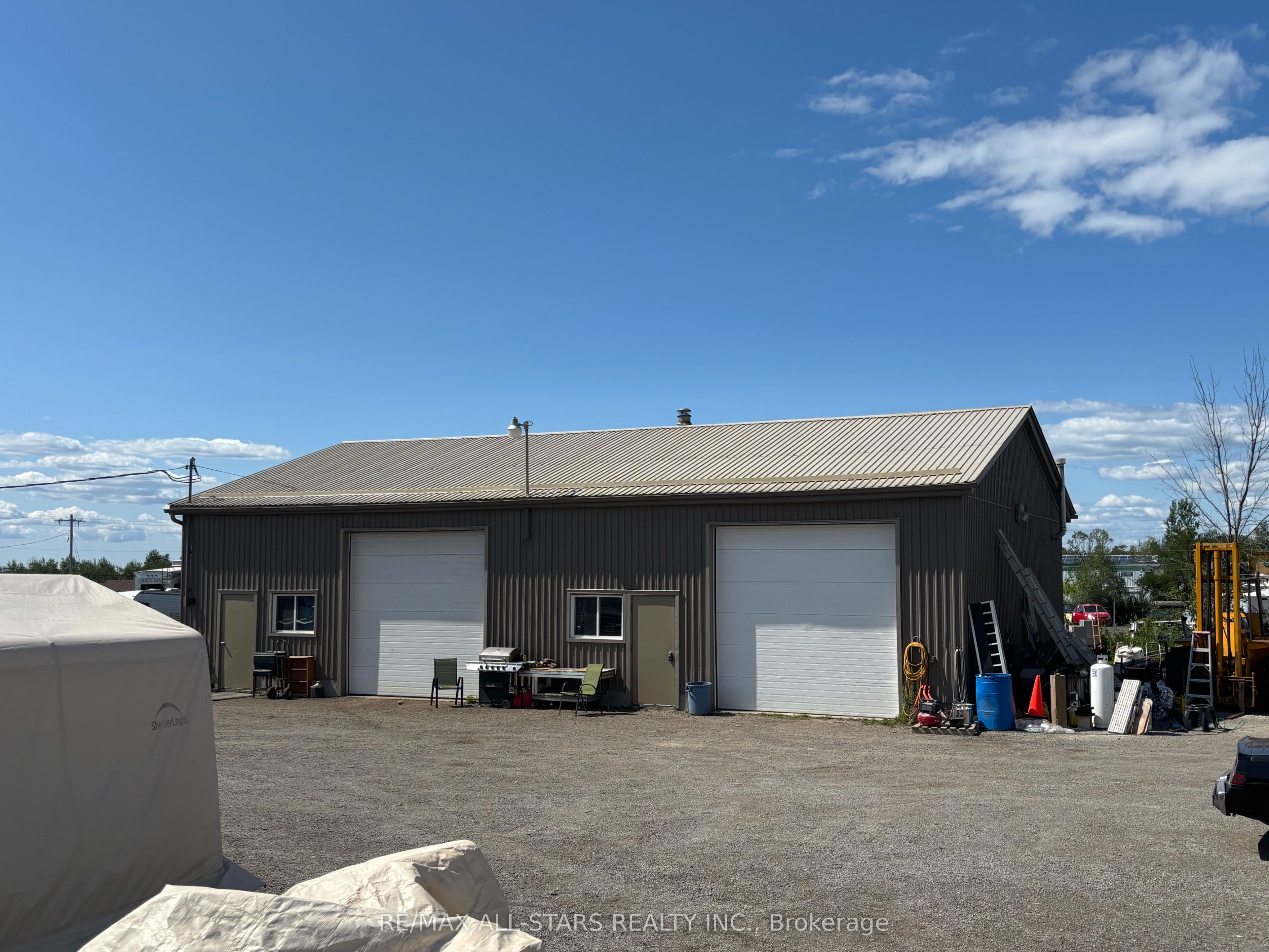 21805 Lake Ridge Rd Property Photo 1