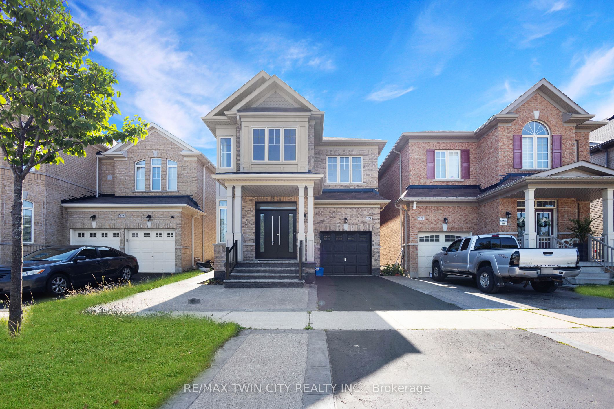 174 Mactier Drive Property Photo 1